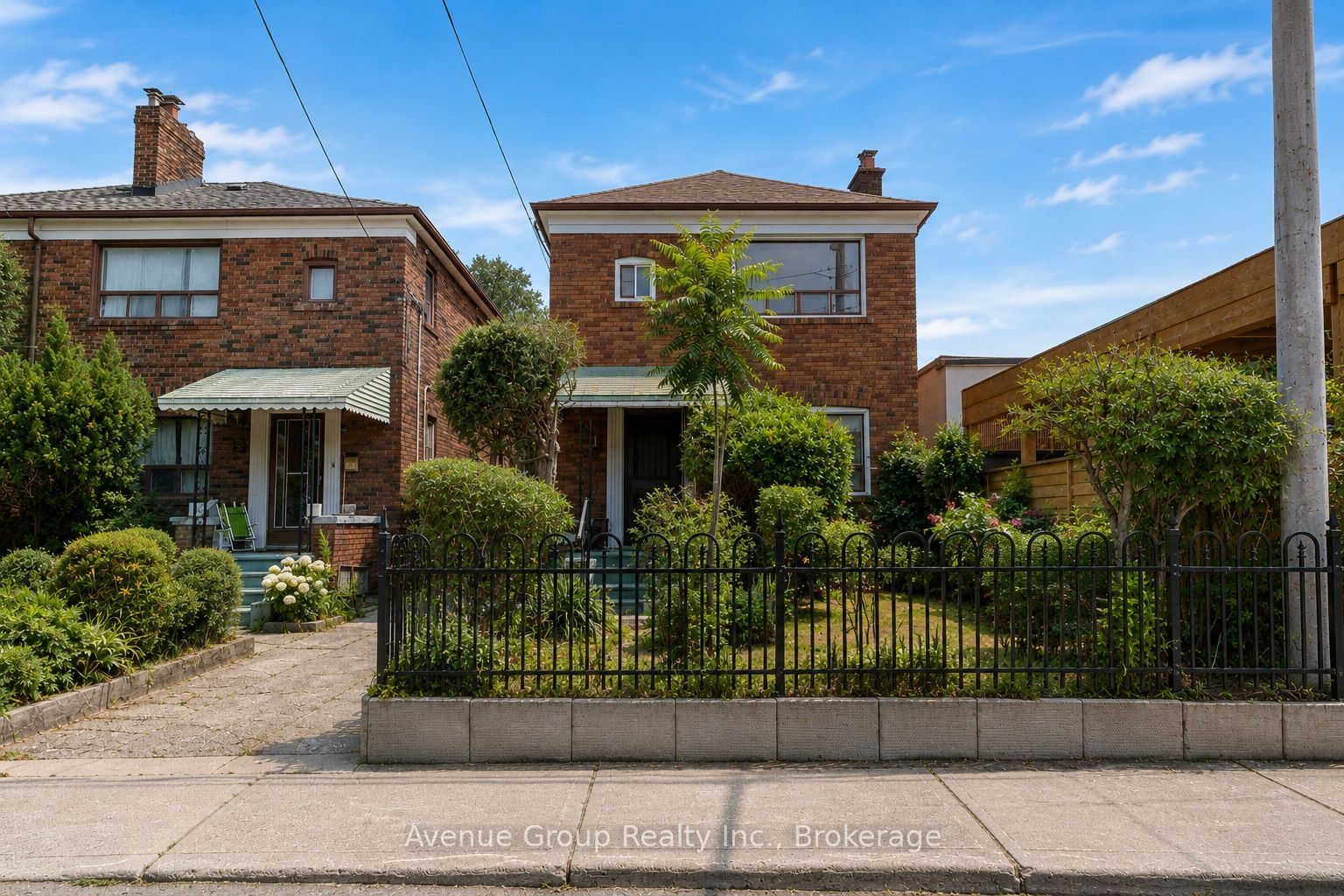 1 Warland Avenue, Toronto, ON M4J 3E8
