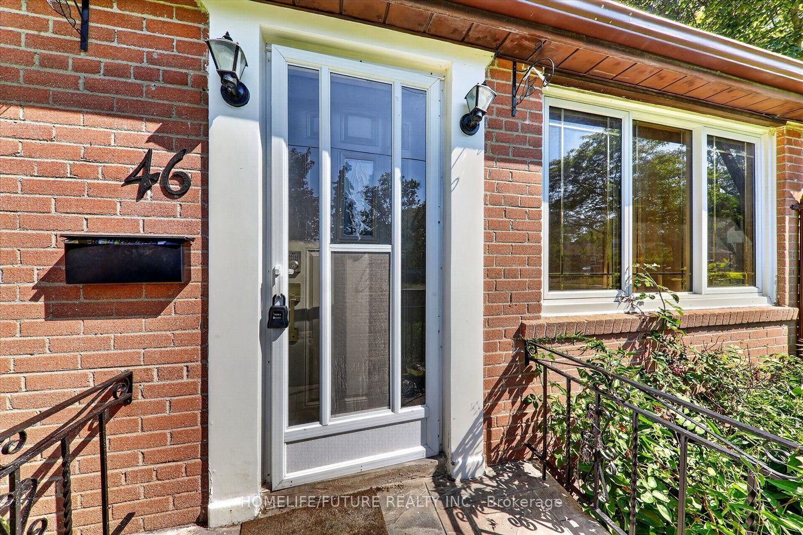 46 Stamford Square N Main, Toronto, ON M1L 1X6 photo 2