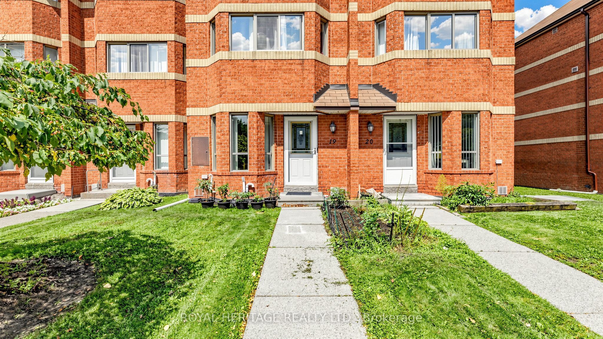 2472 Eglinton Avenue E Th 19, Toronto, ON M1K 5J9 photo 2