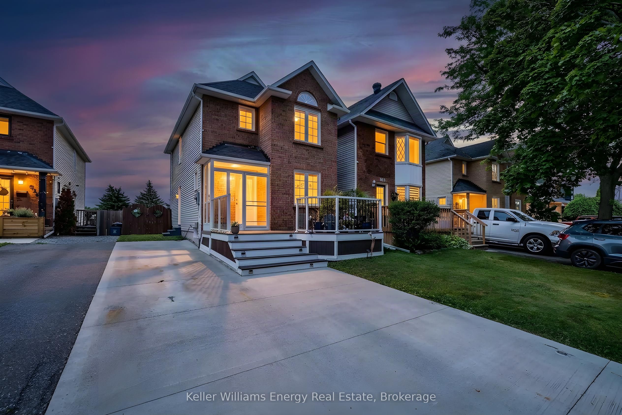 340 Pompano Court, Oshawa, ON L1K 1M9