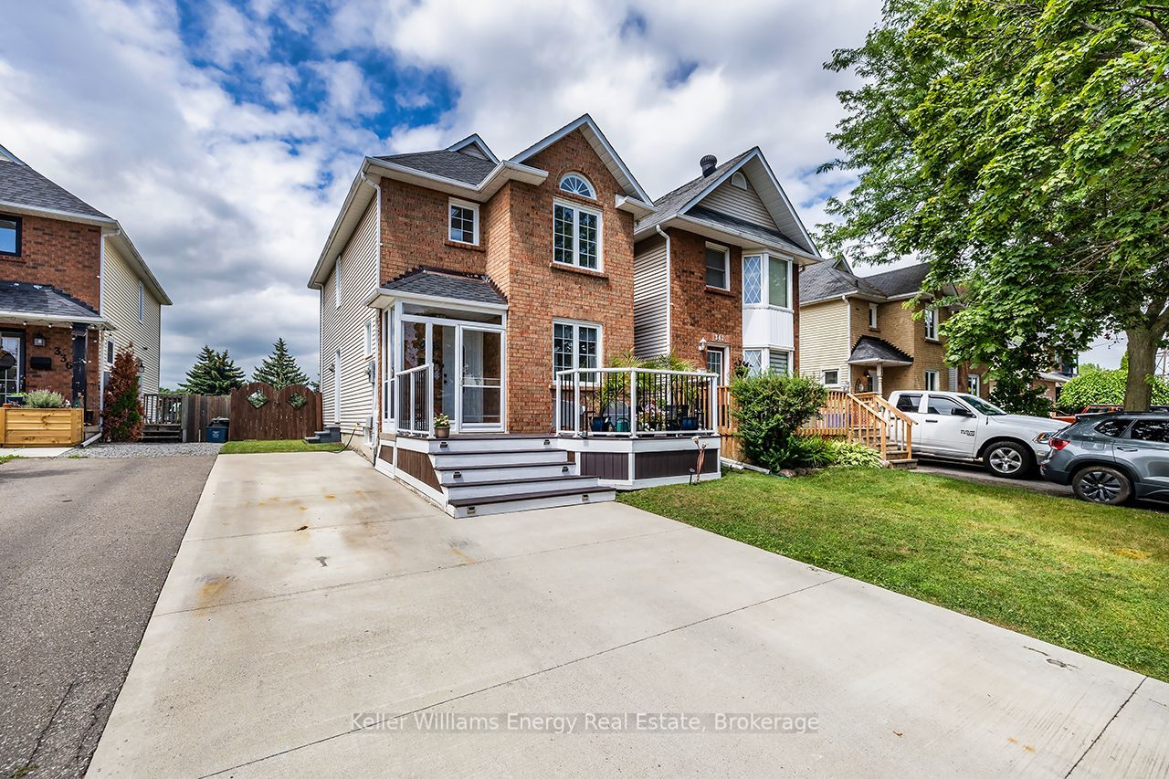 340 Pompano Court, Oshawa, ON L1K 1M9 photo 2