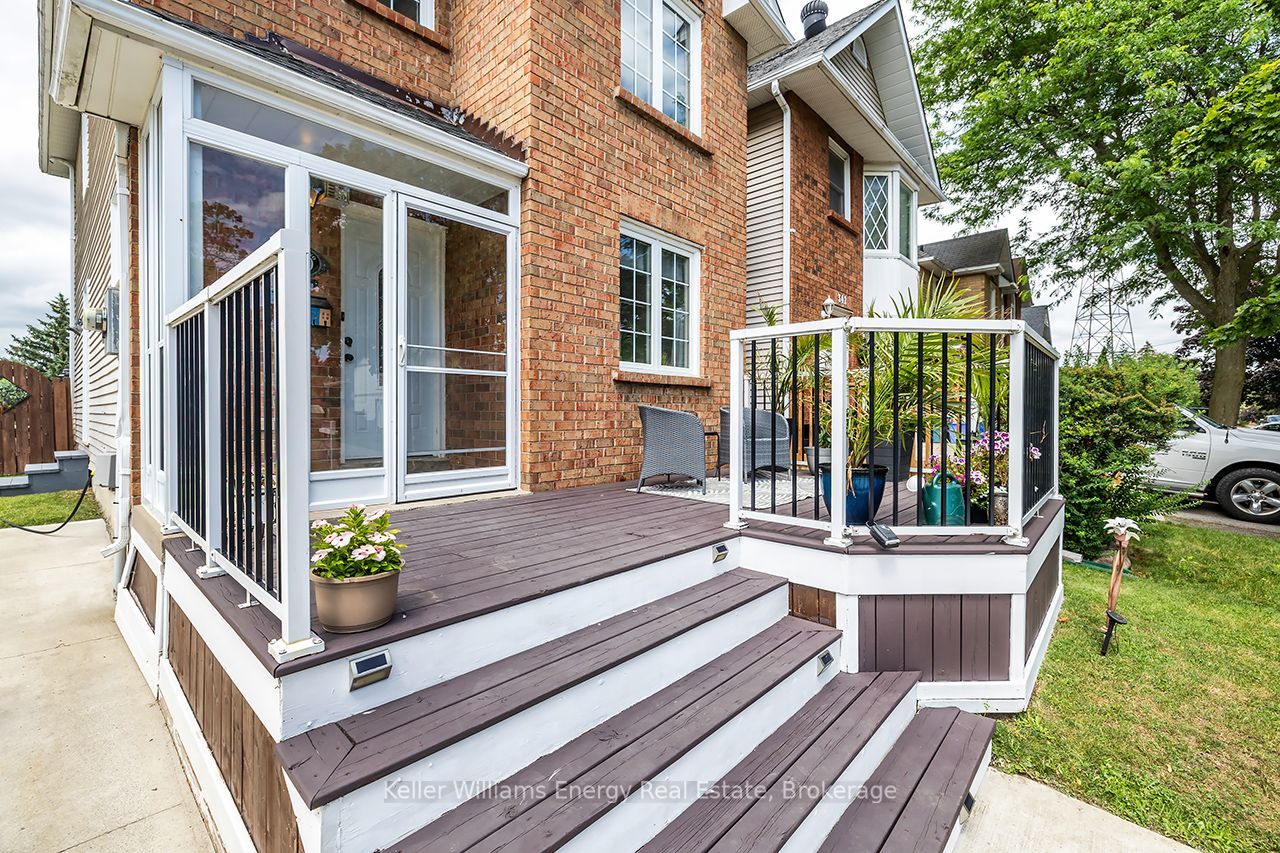 340 Pompano Court, Oshawa, ON L1K 1M9 photo 4