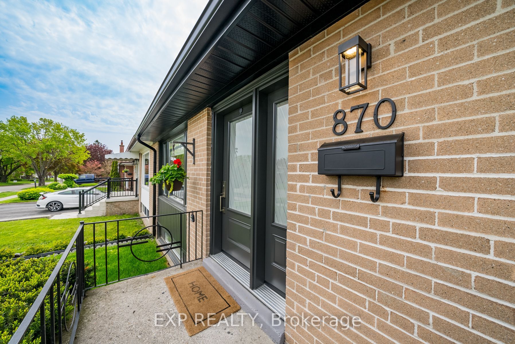 870 Modlin Road, Pickering, ON L1W 1V7 photo 4
