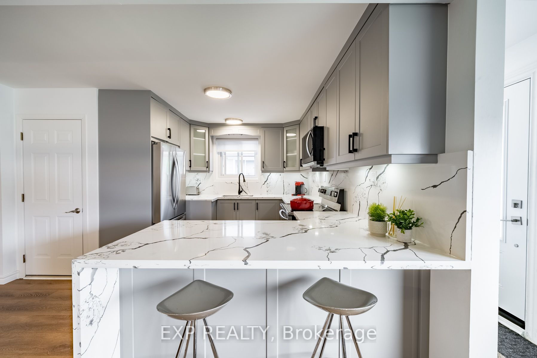 870 Modlin Road, Pickering, ON L1W 1V7 photo 5