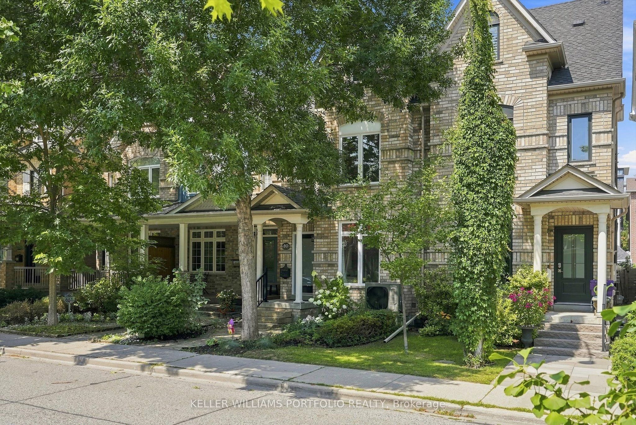 80 Crossovers Street, Toronto, ON M4E 3X4 photo 2