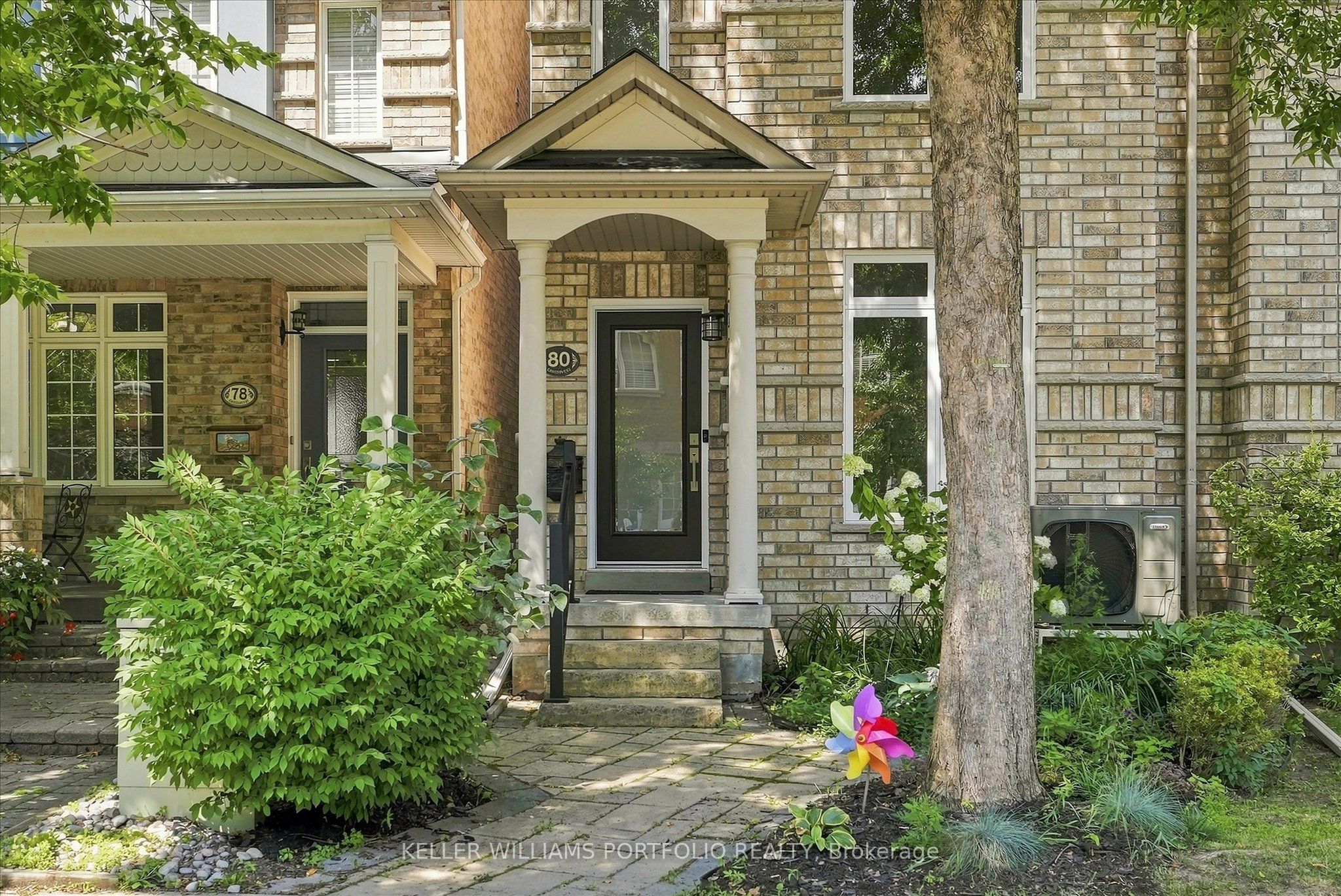 80 Crossovers Street, Toronto, ON M4E 3X4 photo 4