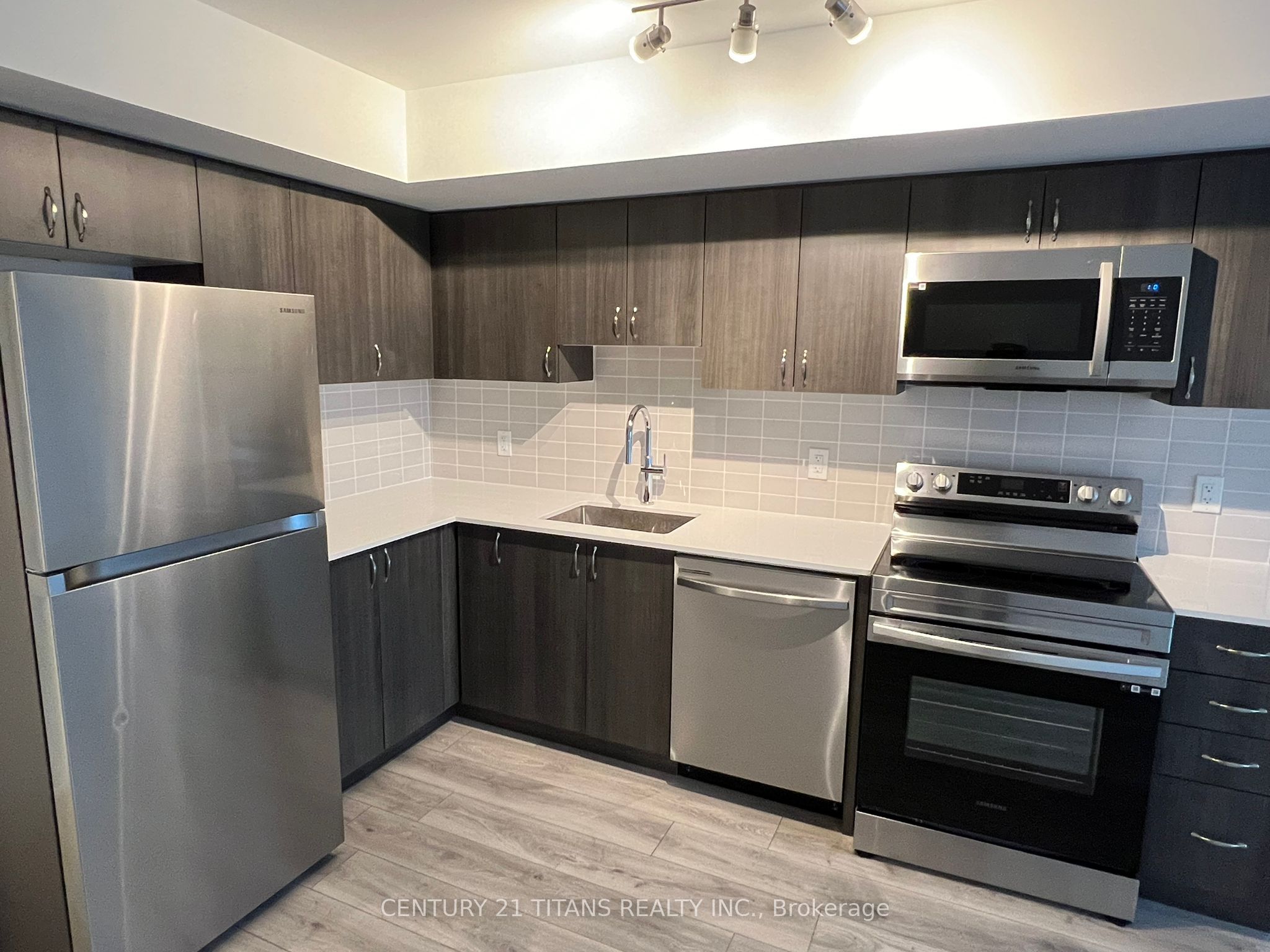 1455 Celebration Drive S 215, Pickering, ON L1W 1L8 photo 4