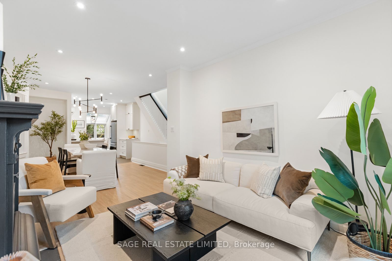 11 Bertmount Avenue, Toronto, ON M4M 2X8 photo 5