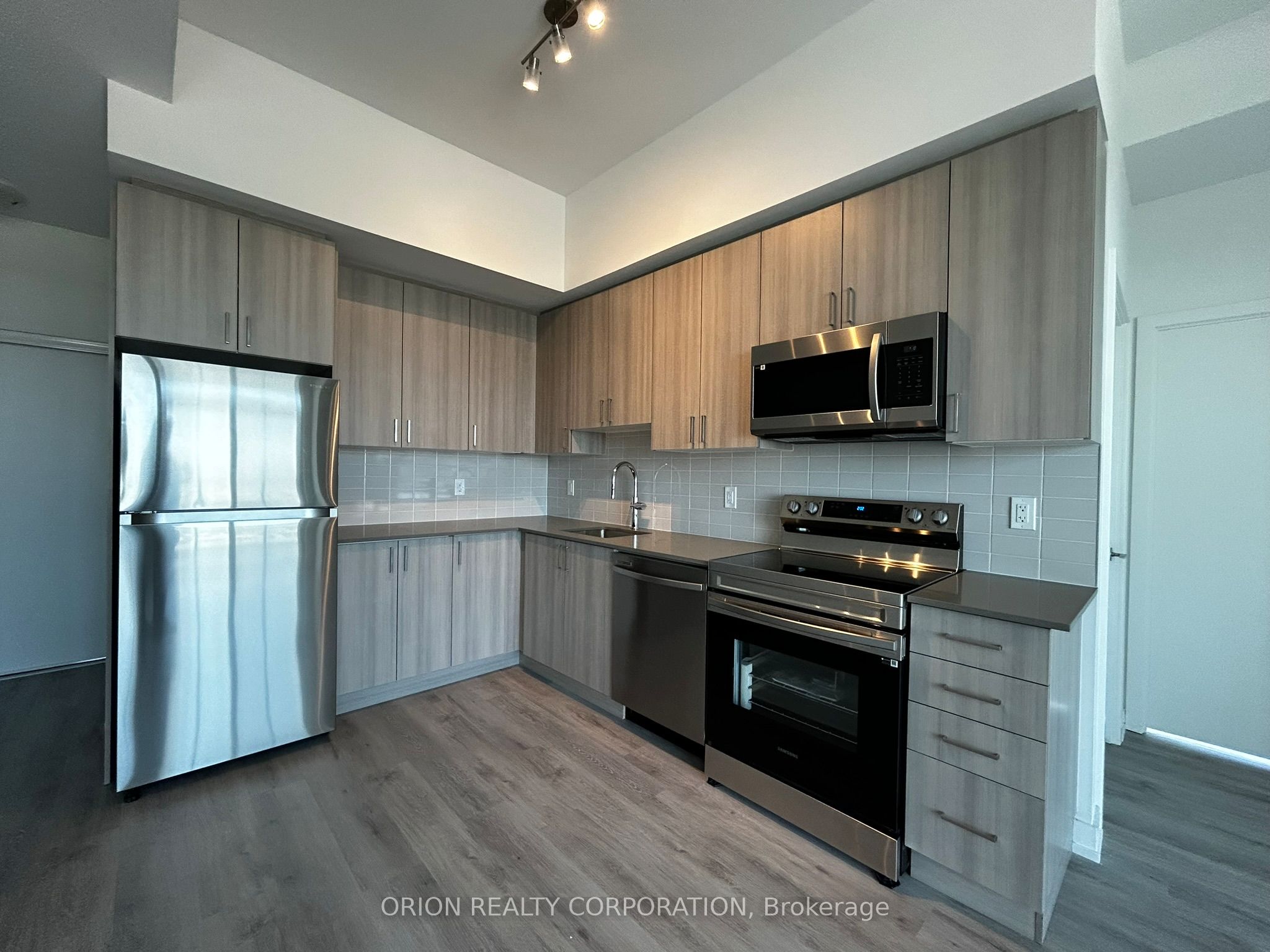 1455 Celebration Drive 2610, Pickering, ON L1W 0C3 photo 2