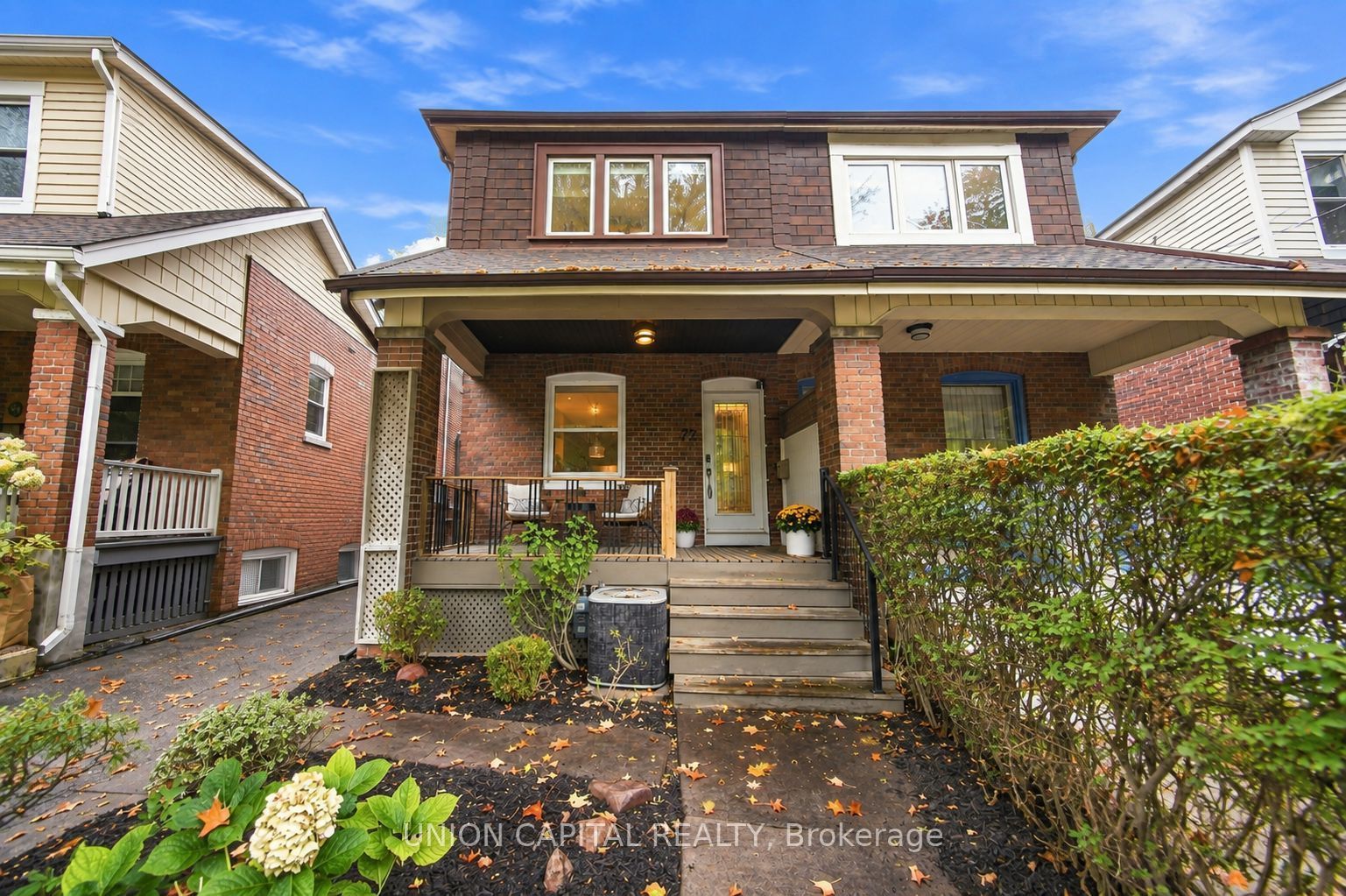 72 Robbins Avenue, Toronto, ON M4L 1X3