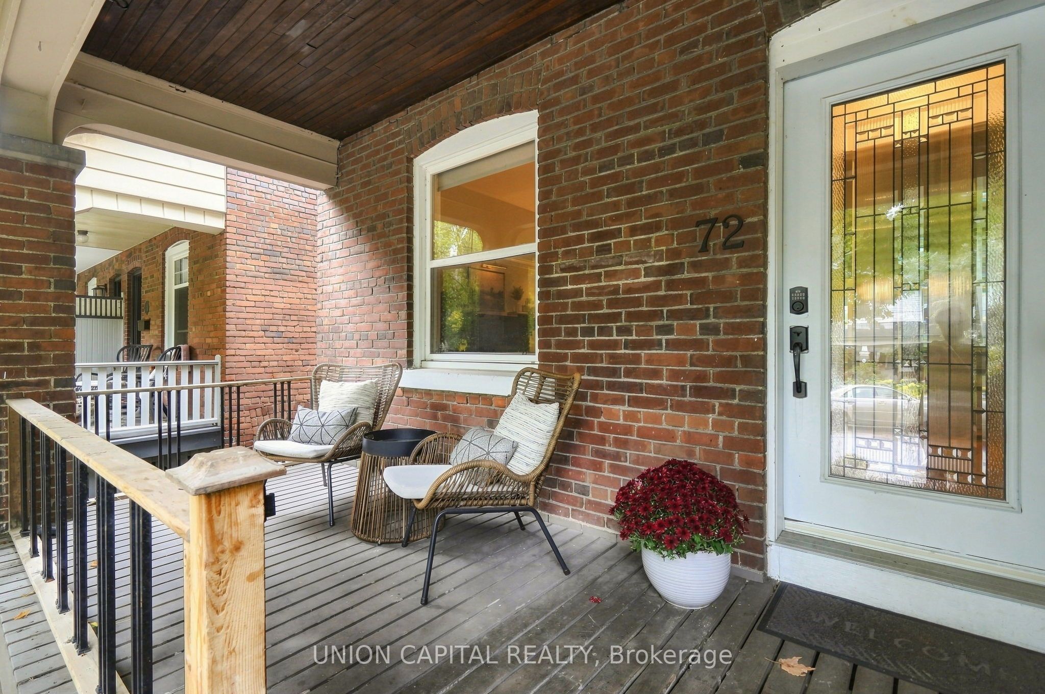 72 Robbins Avenue, Toronto, ON M4L 1X3 photo 2