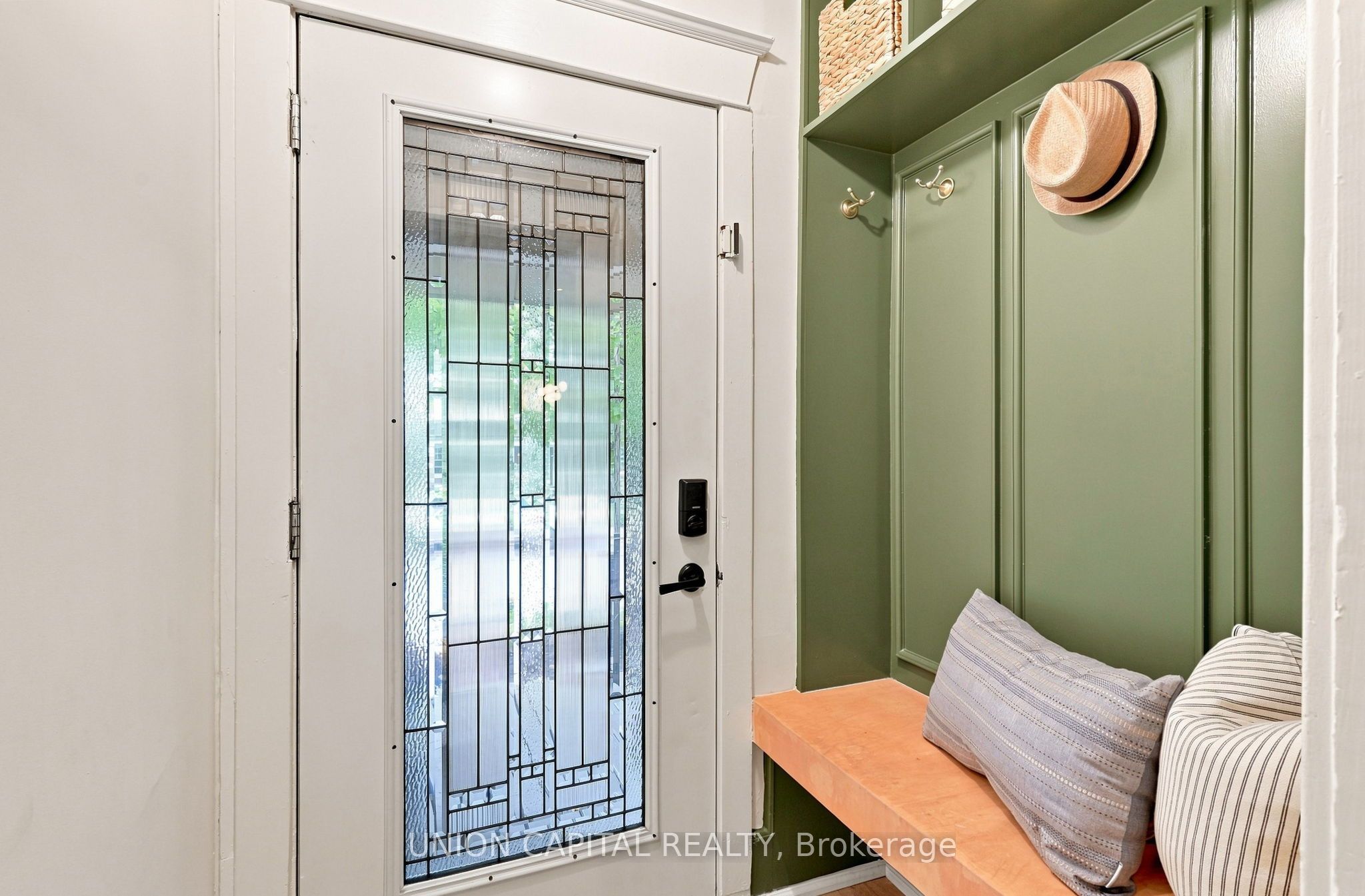 72 Robbins Avenue, Toronto, ON M4L 1X3 photo 3
