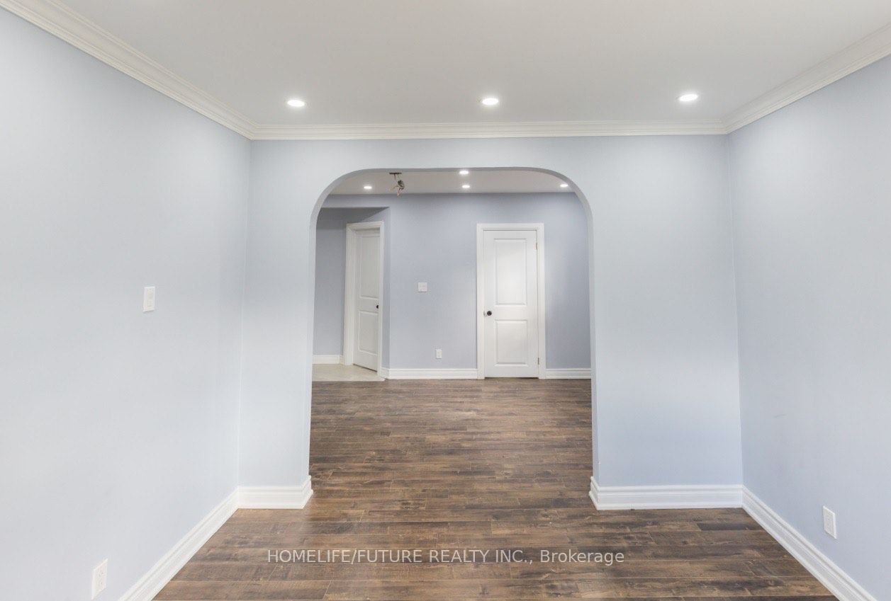 29 Megan Avenue, Toronto, ON M1E 4A6 photo 3