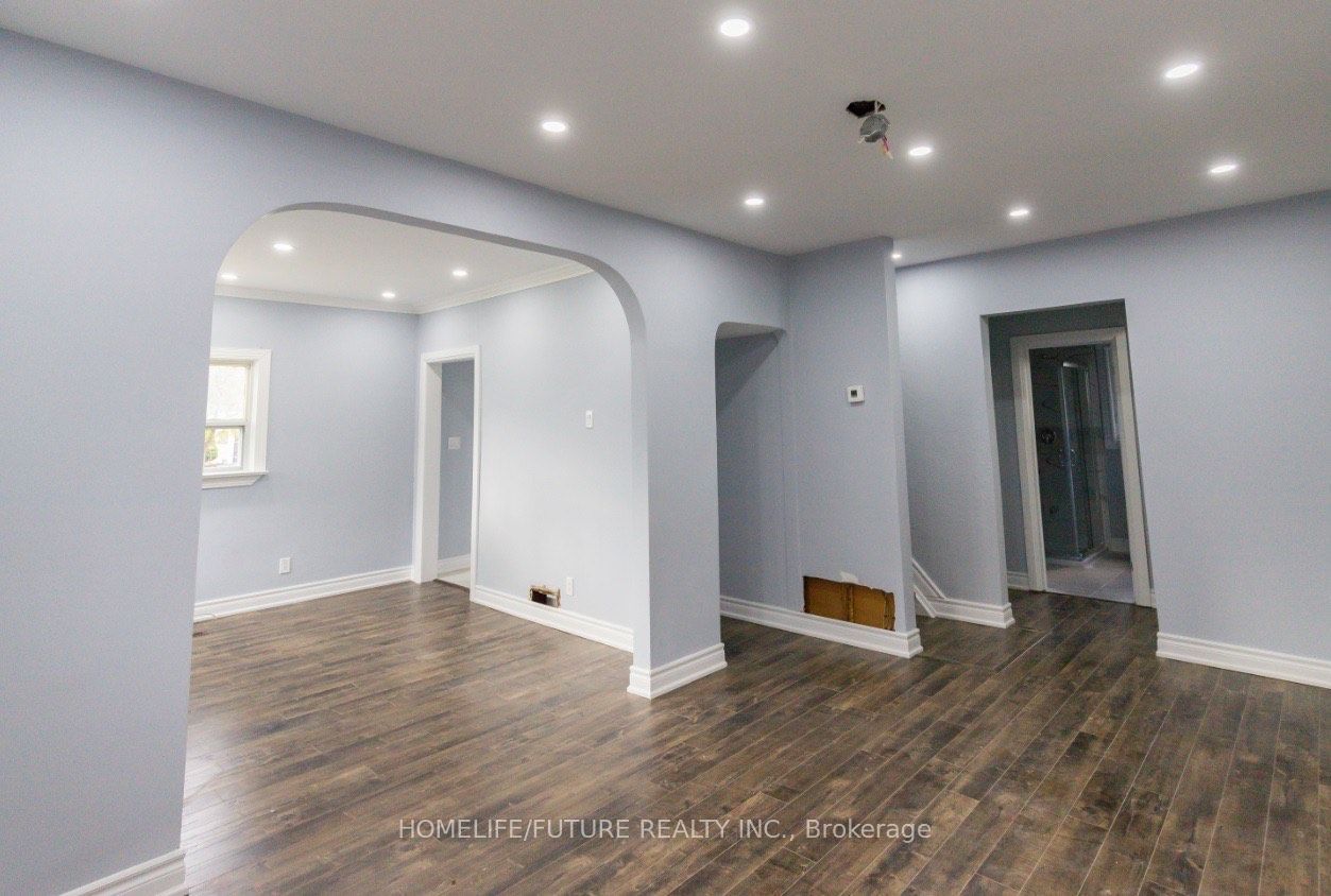29 Megan Avenue, Toronto, ON M1E 4A6 photo 4
