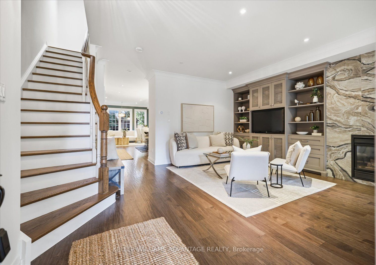 128 Boardwalk Drive, Toronto, ON M4L 3X4 photo 2