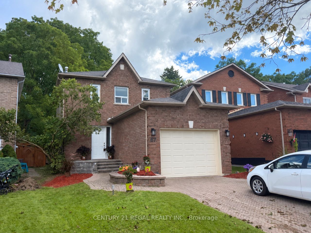 67 Fulton Crescent, Whitby, ON L1R 2E1
