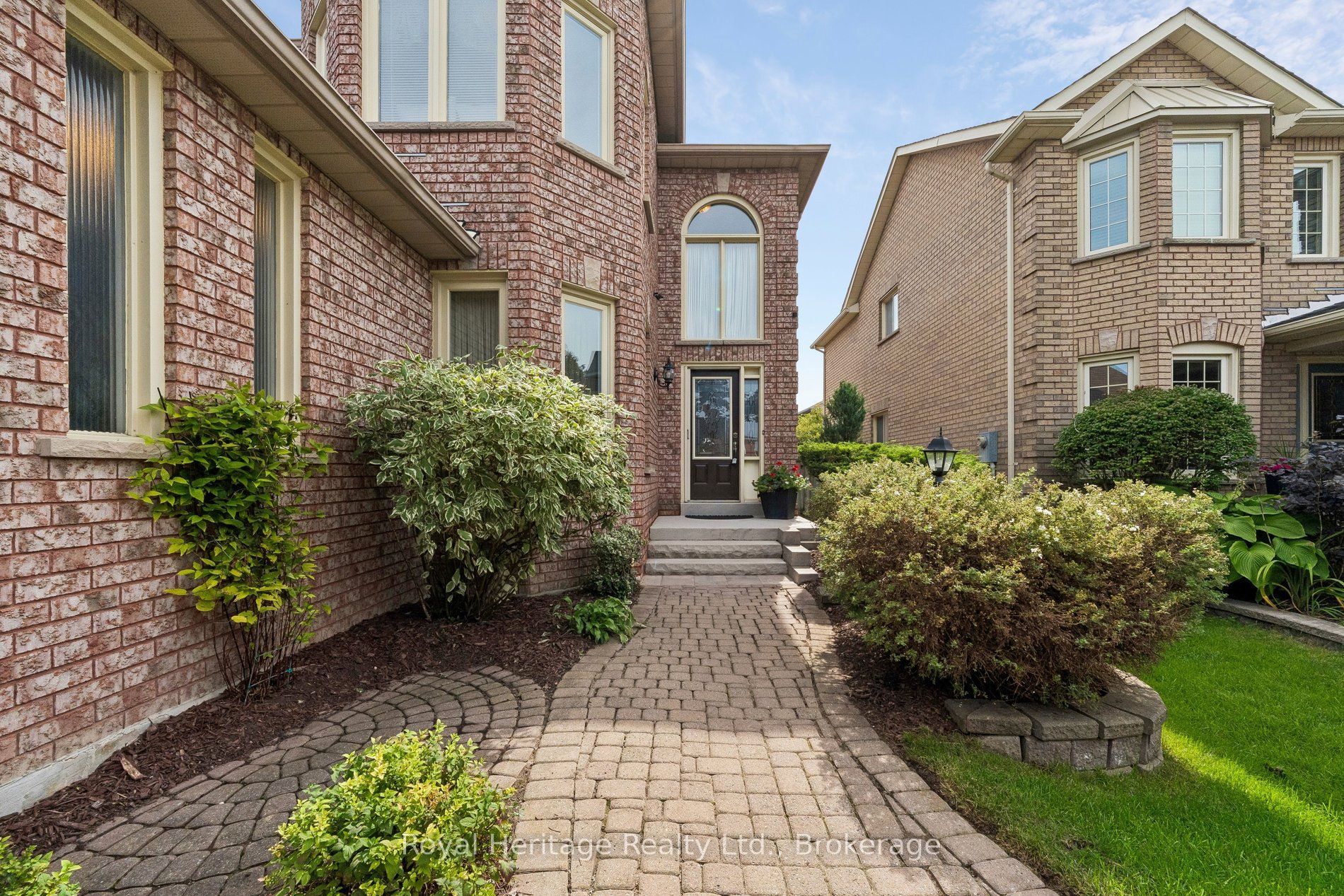 41 Winterberry Drive, Whitby, ON L1R 1Z2 photo 3