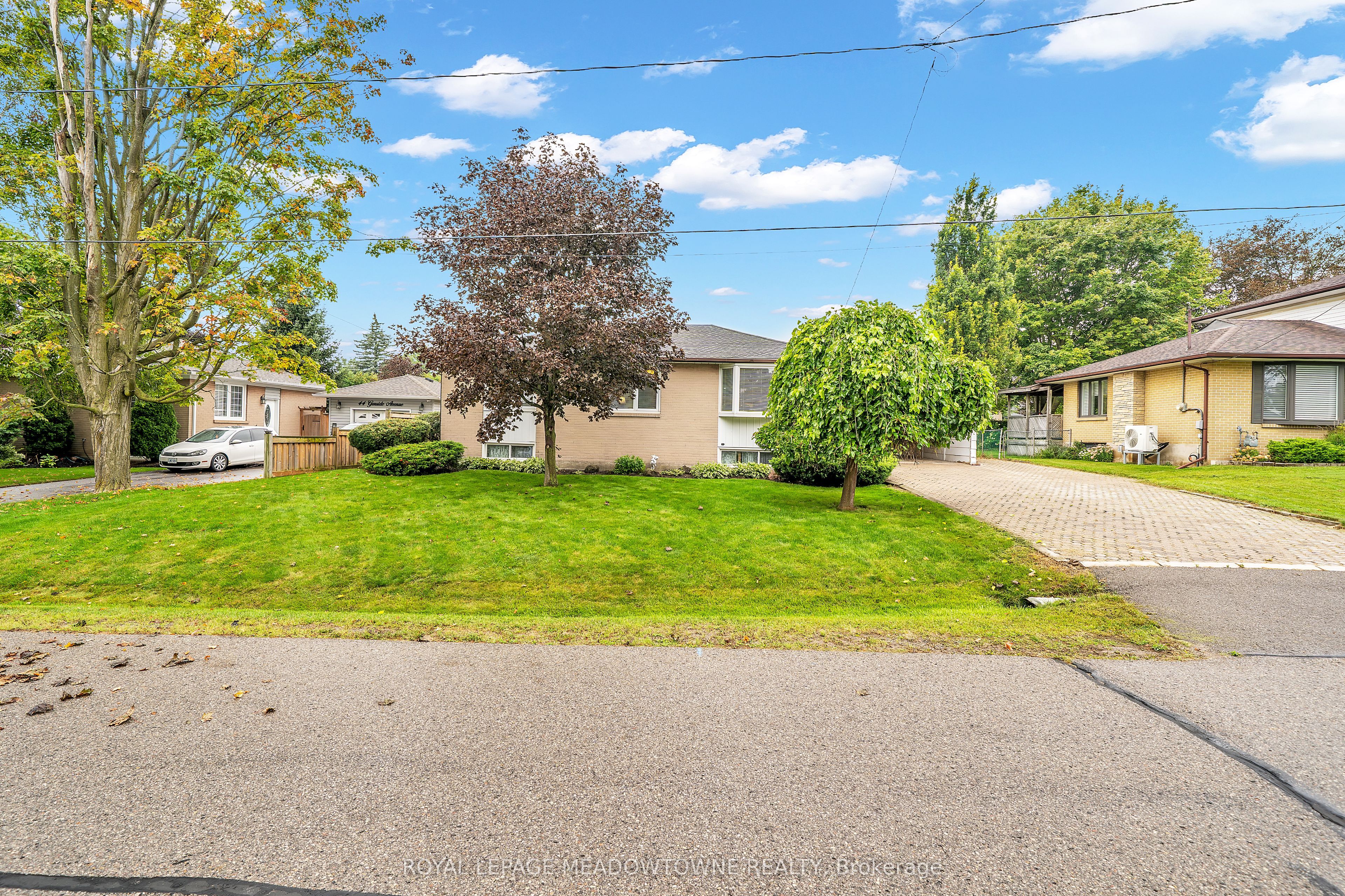 48 Garside Avenue, Whitby, ON L1M 1A7