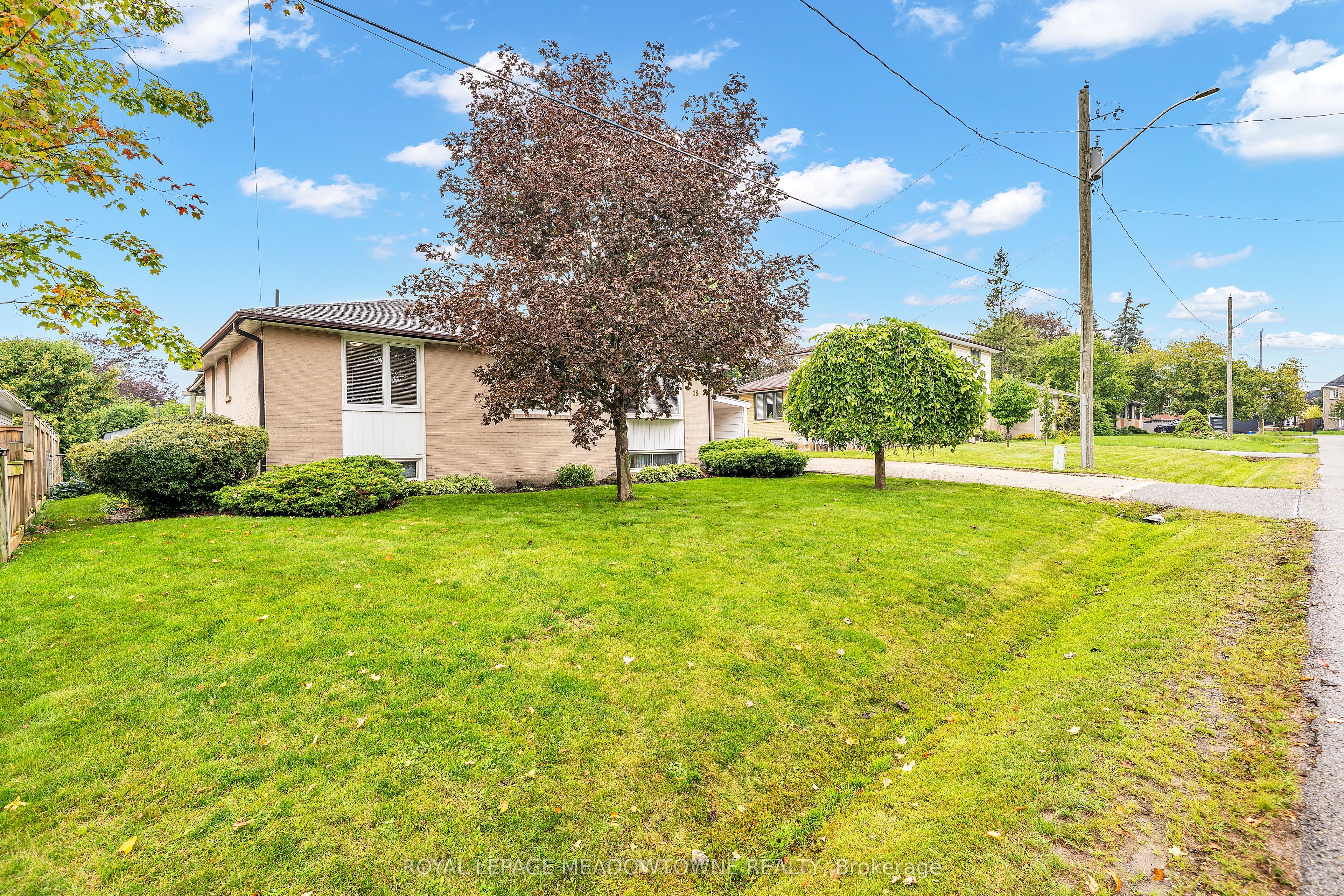 48 Garside Avenue, Whitby, ON L1M 1A7 photo 2