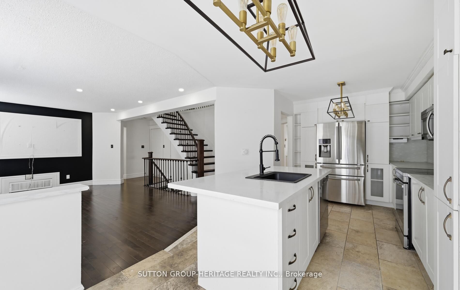 10 Greenhalf Drive, Ajax, ON L1S 7N6 photo 5