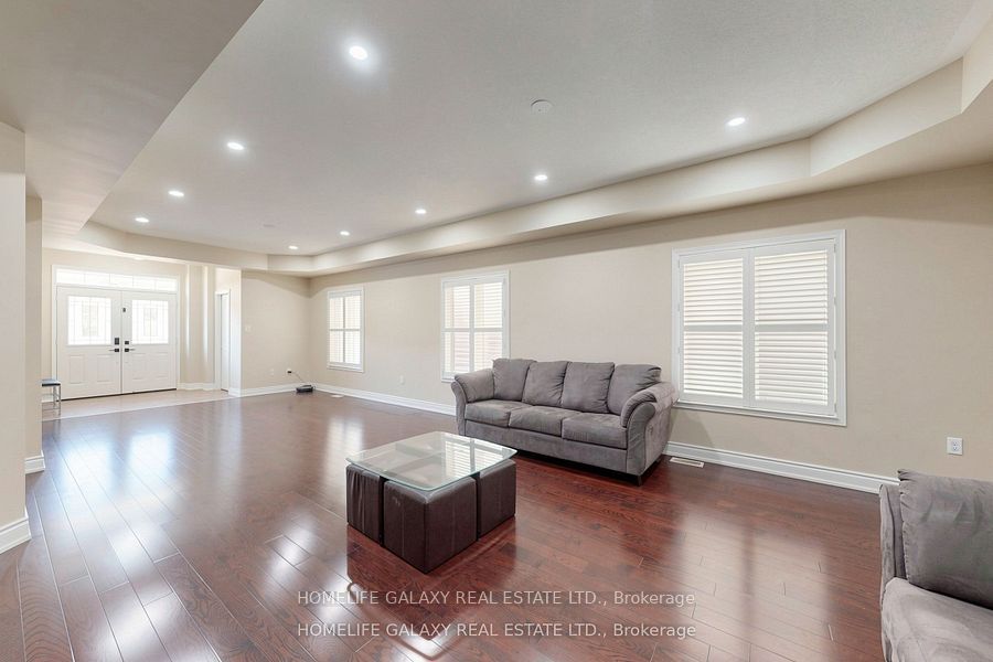 1871 Arborwood Drive, Oshawa, ON L1K 0R3 photo 2