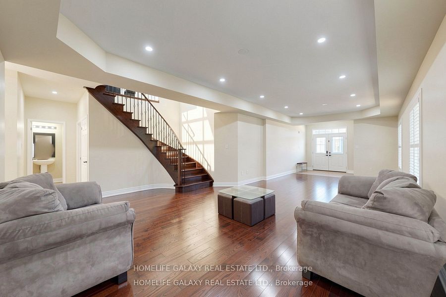 1871 Arborwood Drive, Oshawa, ON L1K 0R3 photo 3
