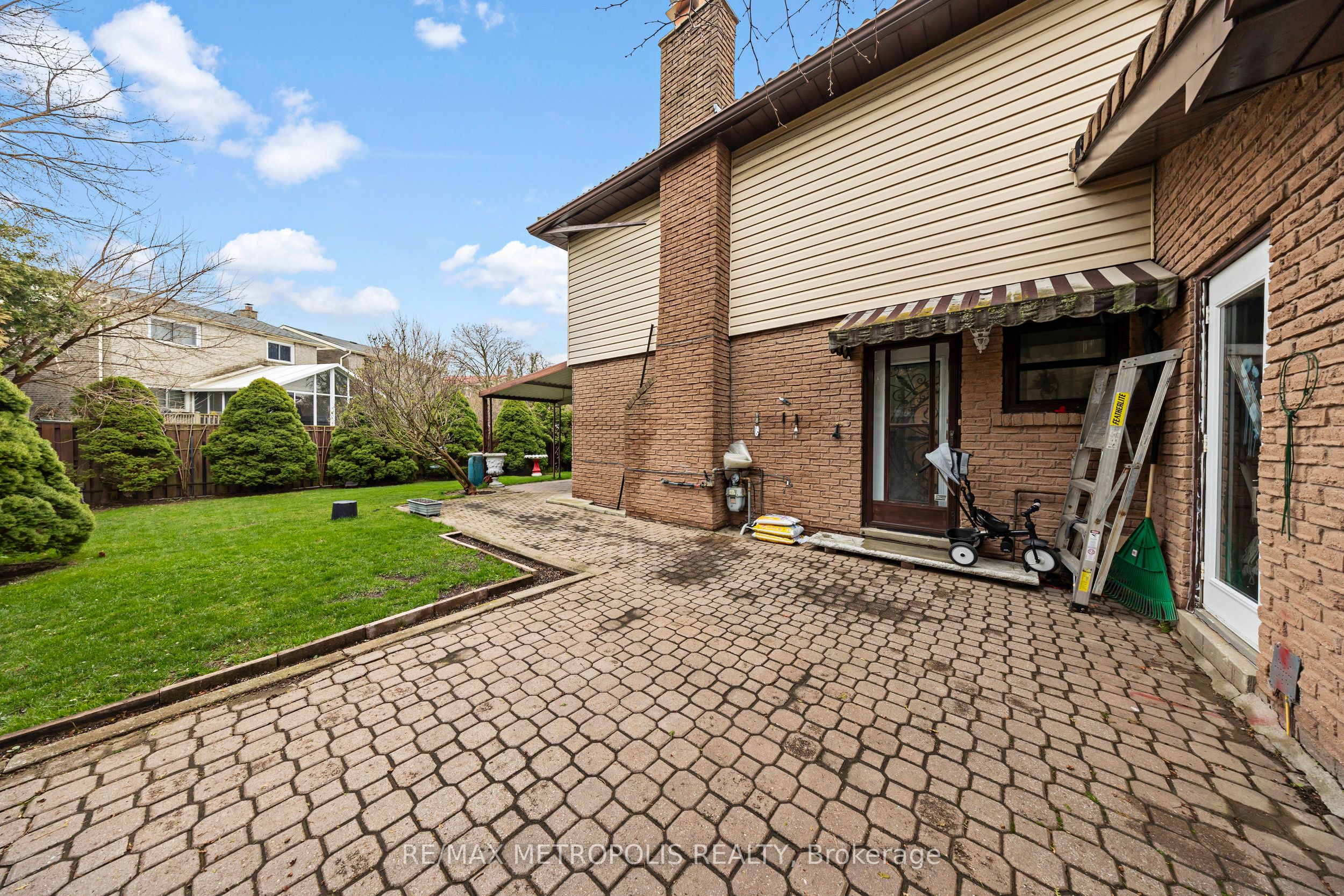 754 Eyer Drive Upper, Pickering, ON L1W 3C2 photo 4