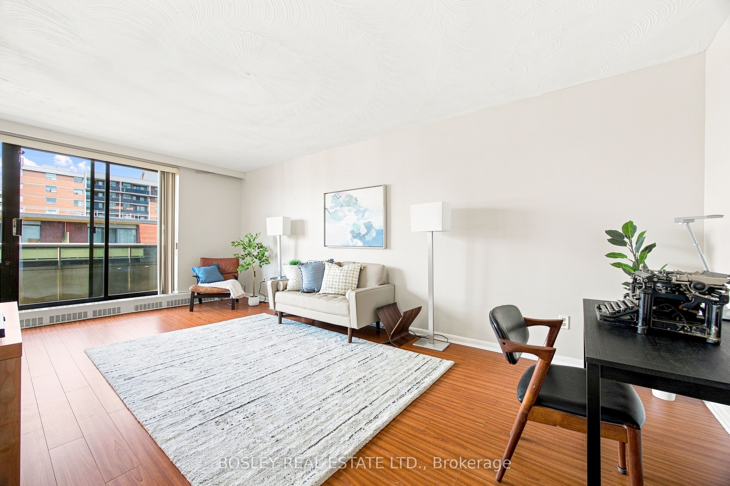 915 Midland Avenue 708, Toronto, ON M1K 4G1 photo 2