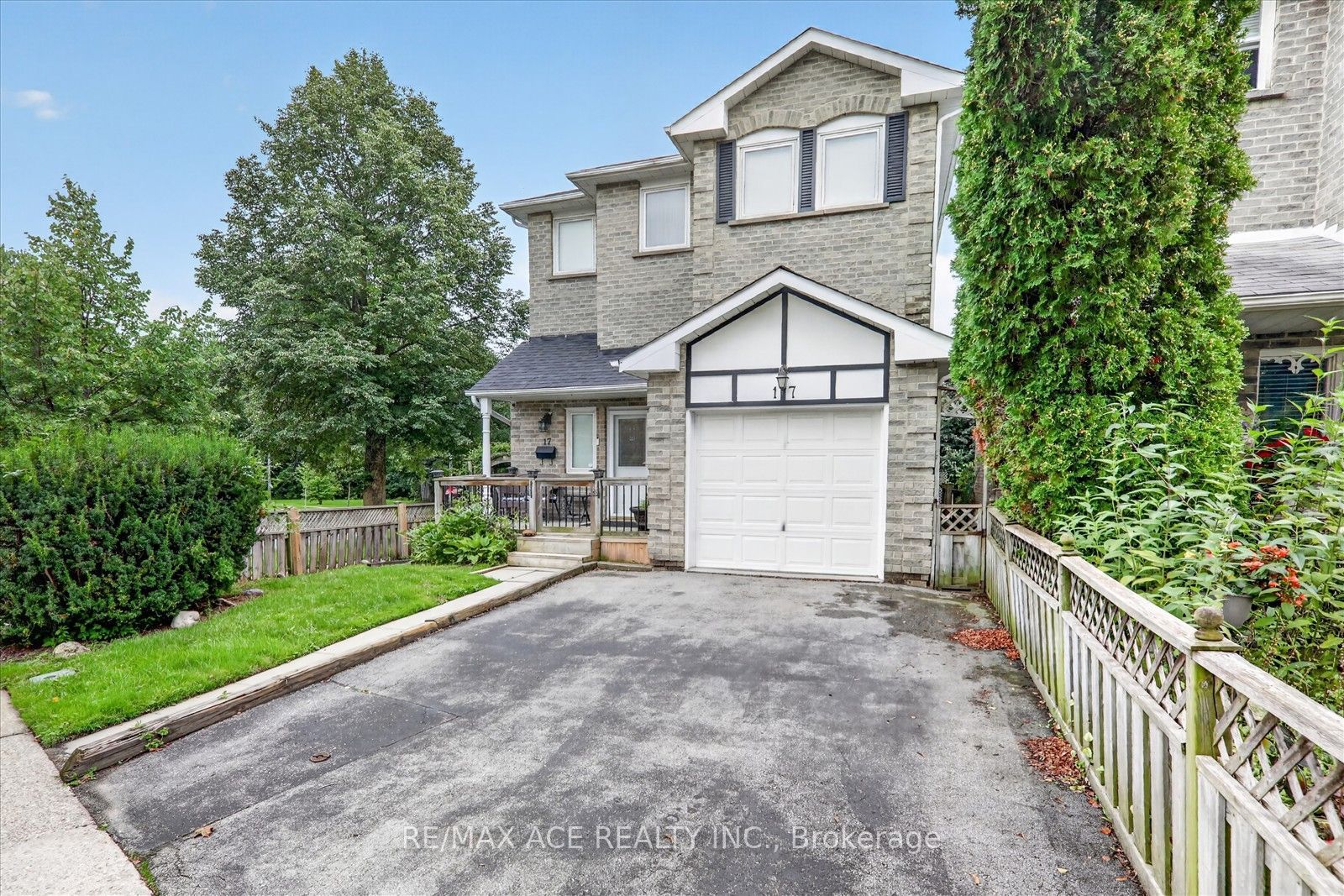 17 Whittington Court, Ajax, ON L1S 4L4 photo 2