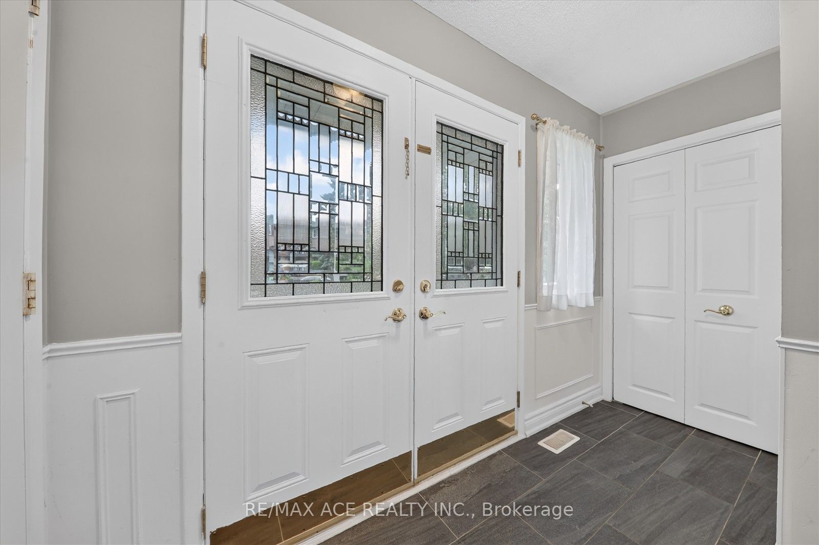 17 Whittington Court, Ajax, ON L1S 4L4 photo 5