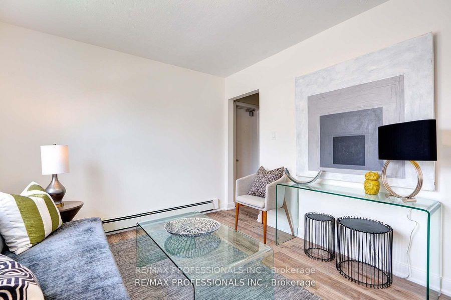 284 Gledhill Avenue W 2, Toronto, ON M4C 4L1 photo 2