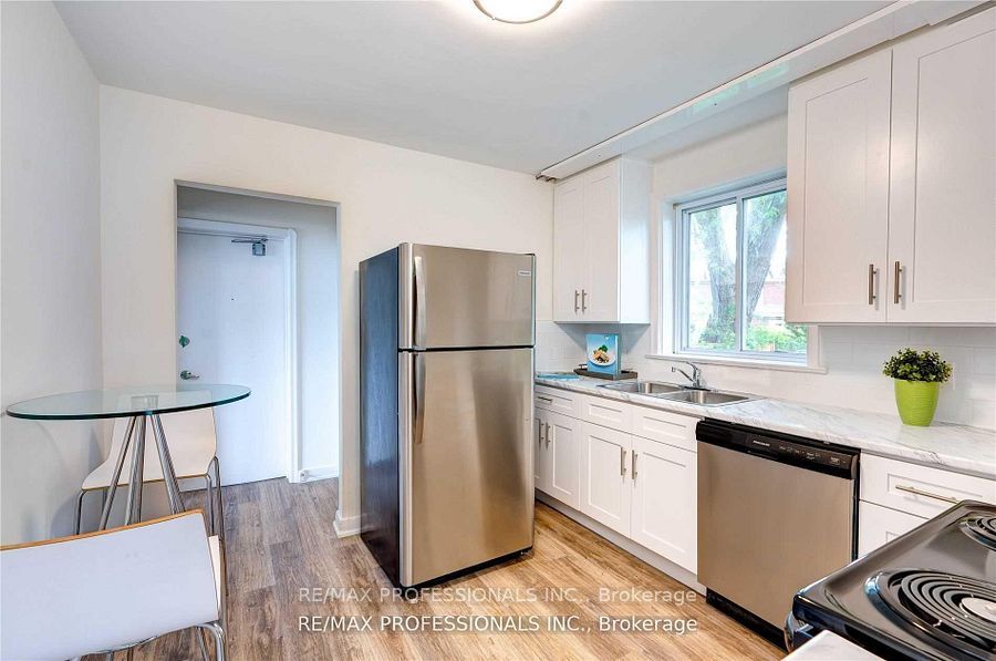 284 Gledhill Avenue W 2, Toronto, ON M4C 4L1 photo 3