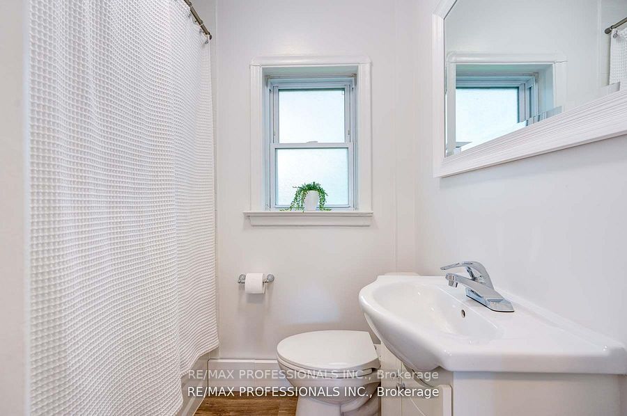 284 Gledhill Avenue W 2, Toronto, ON M4C 4L1 photo 5