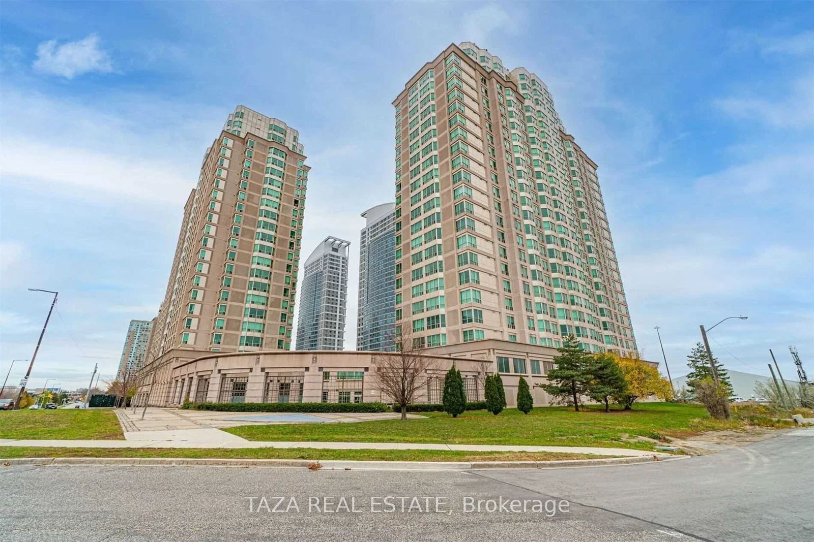1 Lee Centre Drive 2108, Toronto, ON M1P 2L3 photo 2