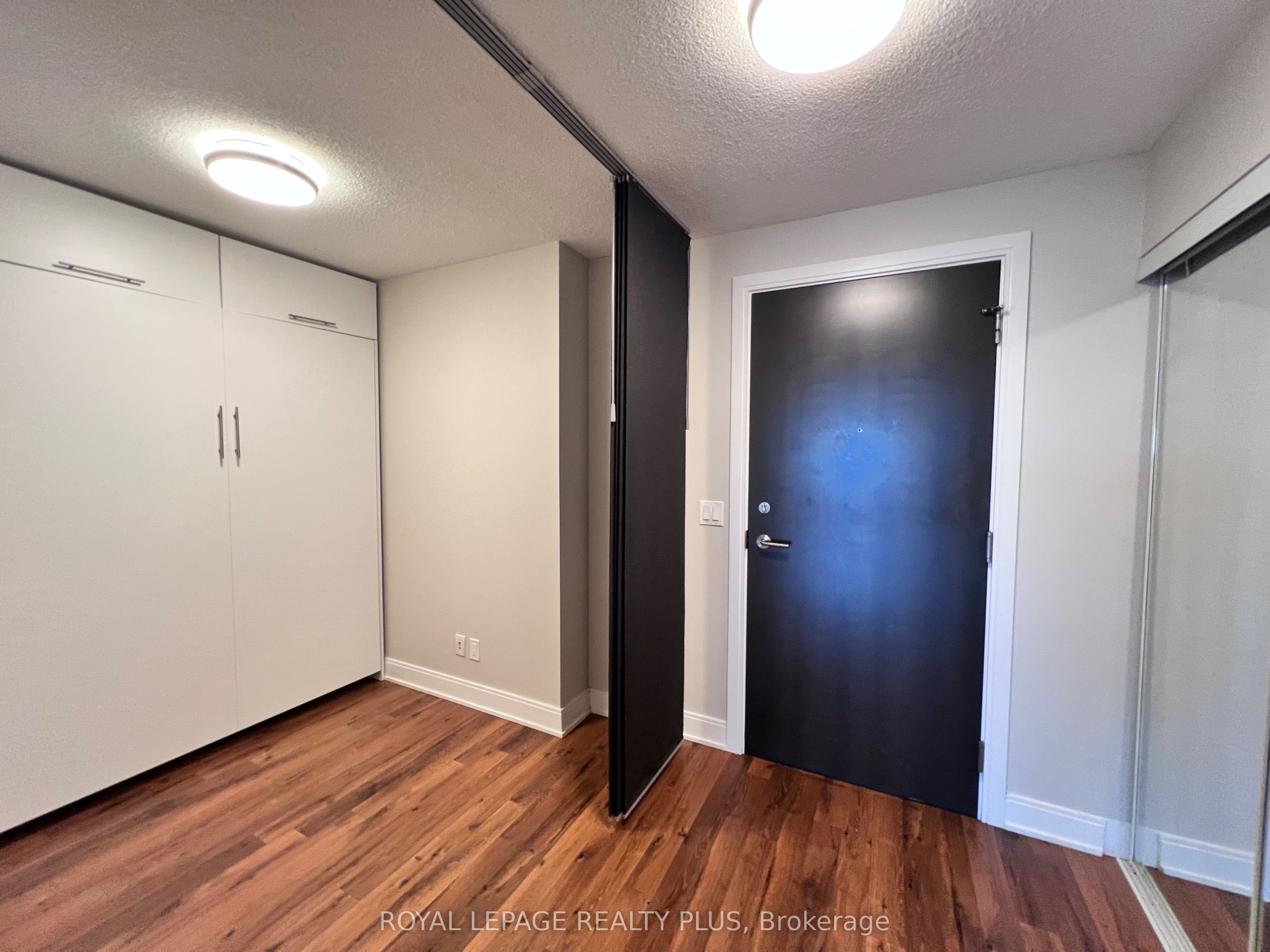 125 Village Green Square 1602, Toronto, ON M1S 0G3 photo 4