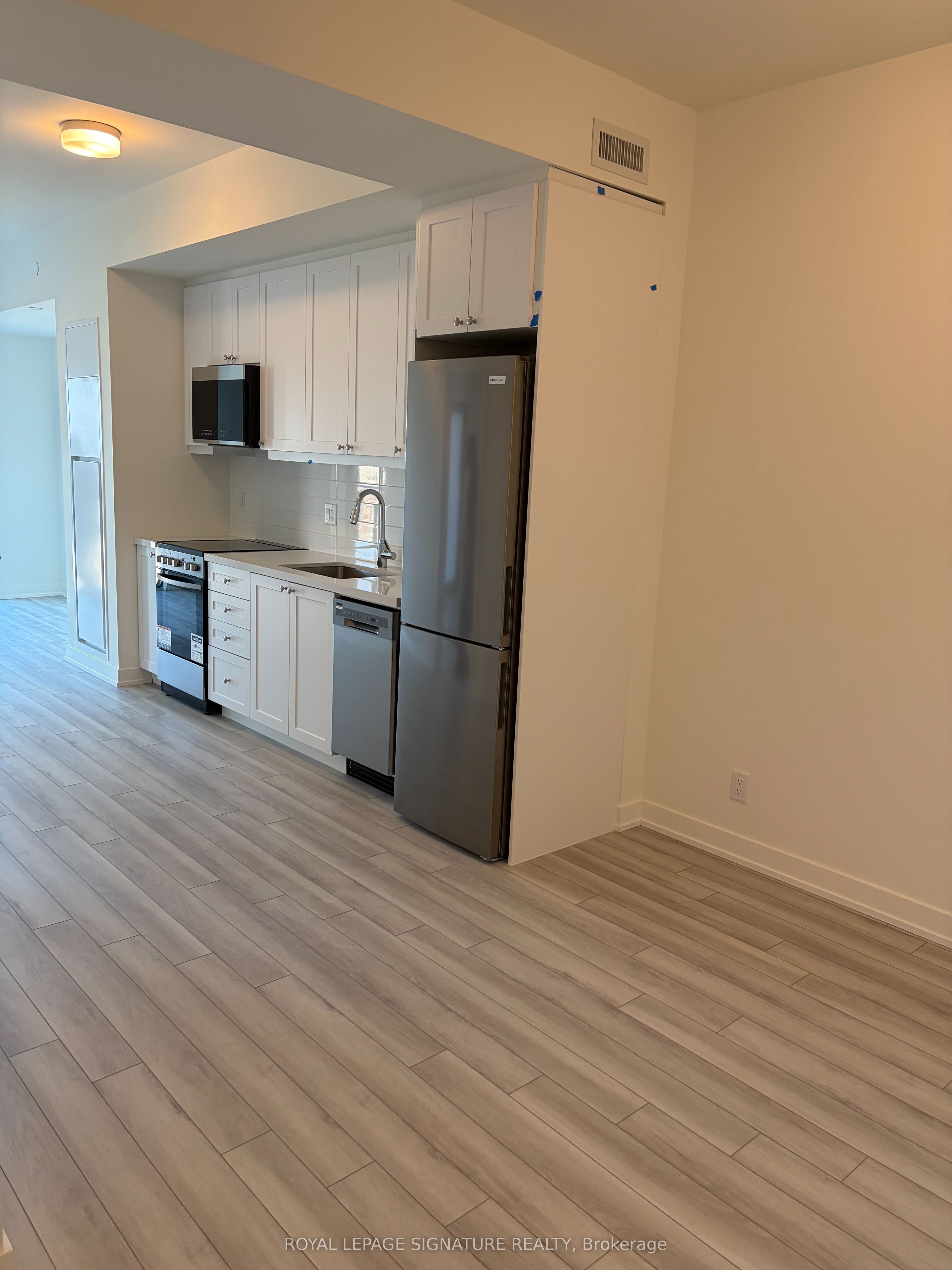 51 Clarington Boulevard 1104, Clarington, ON L1C 0A1 photo 2