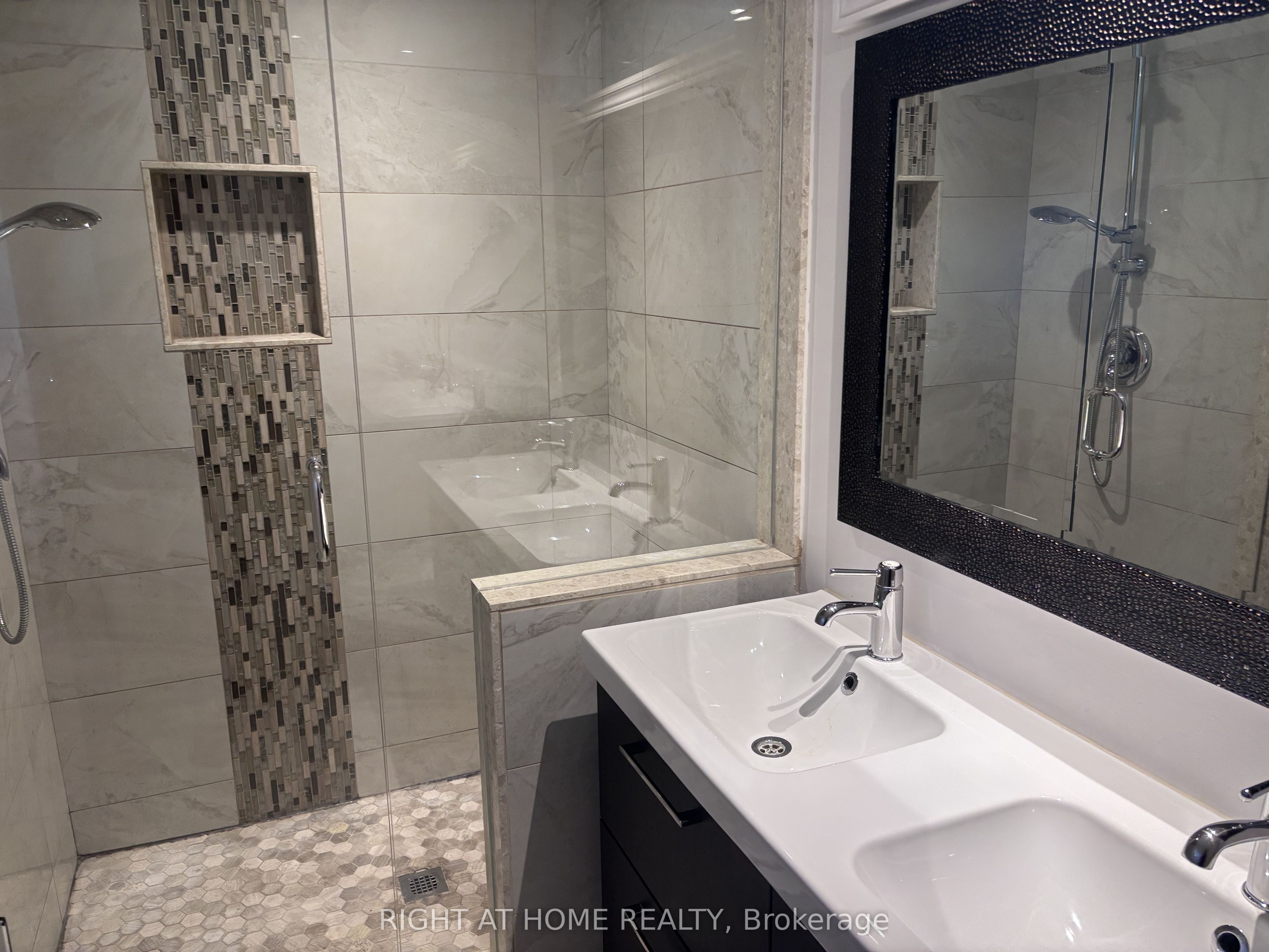 60 Brookridge Drive, Toronto, ON M1P 3M5 photo 4