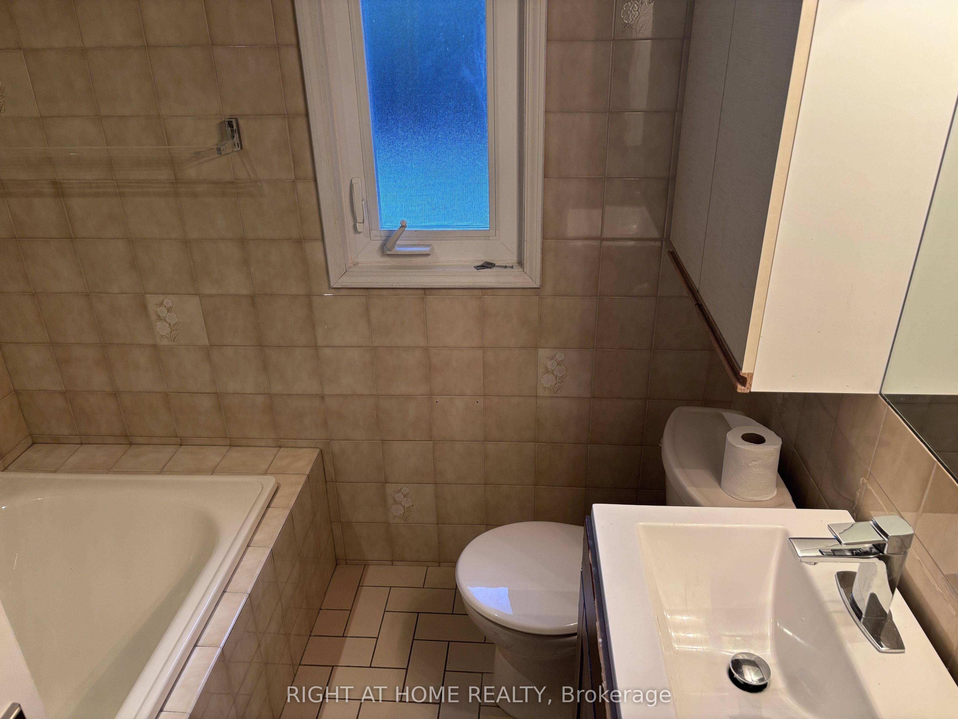 60 Brookridge Drive, Toronto, ON M1P 3M5 photo 5