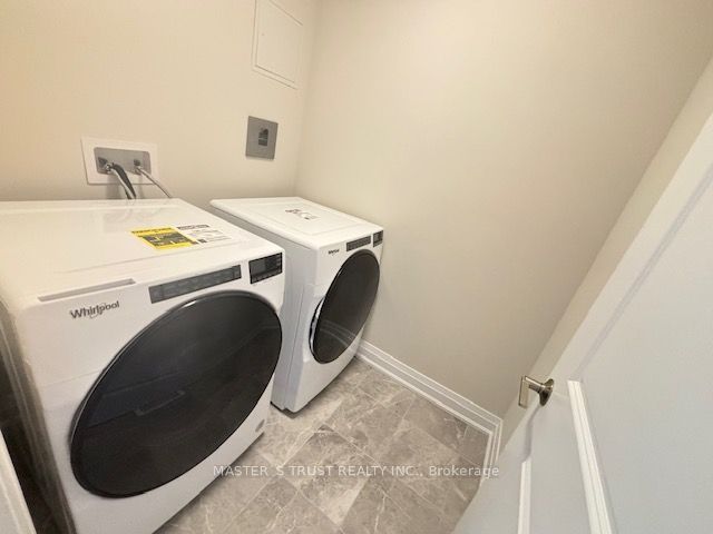 949 Grosbeak Trail, Pickering, ON L1X 0P6 photo 4