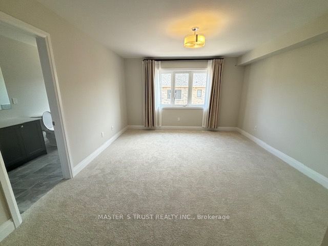 949 Grosbeak Trail, Pickering, ON L1X 0P6 photo 5