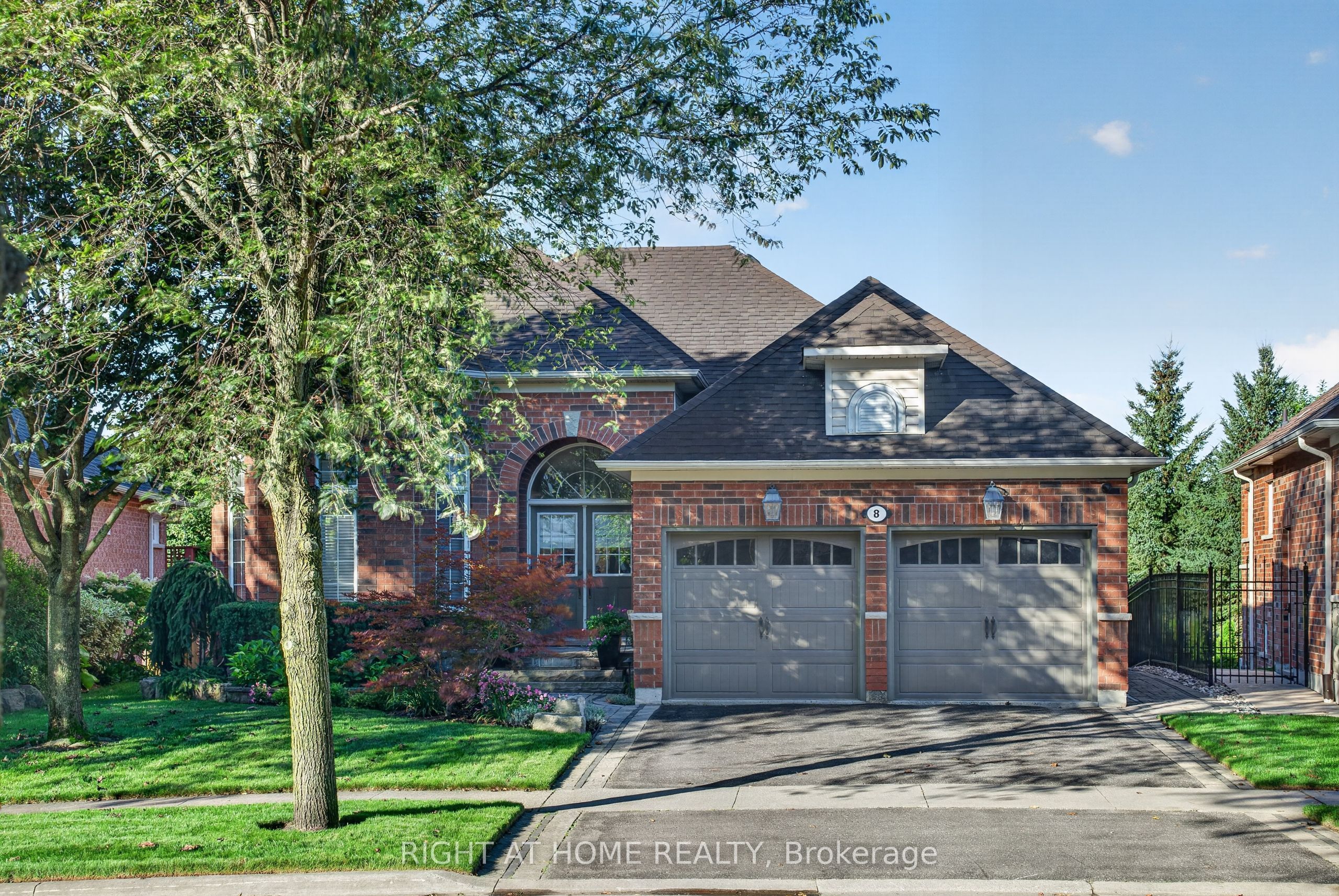 8 Branthaven Court, Whitby, ON L1M 0B2 photo 2
