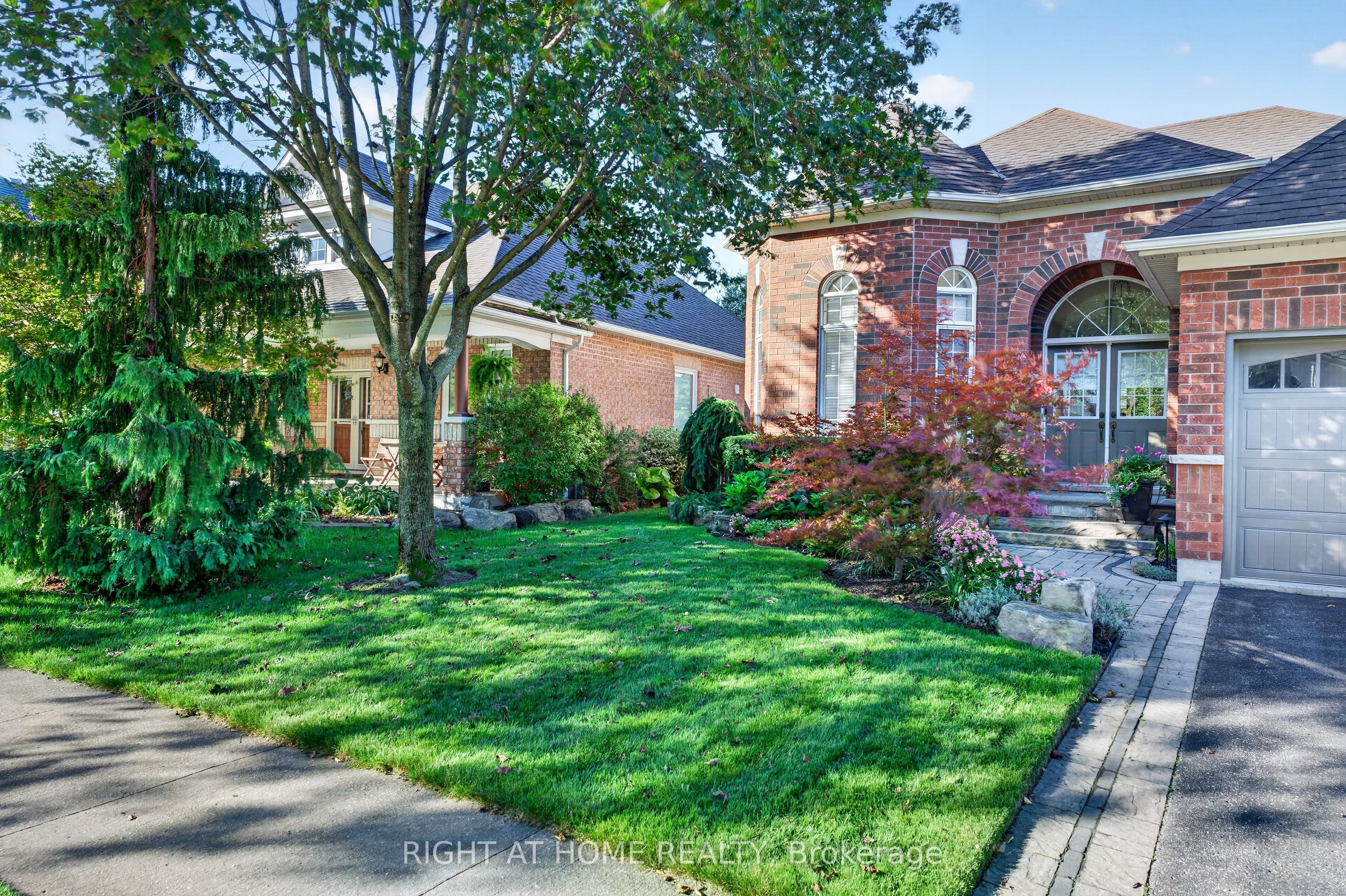 8 Branthaven Court, Whitby, ON L1M 0B2 photo 3