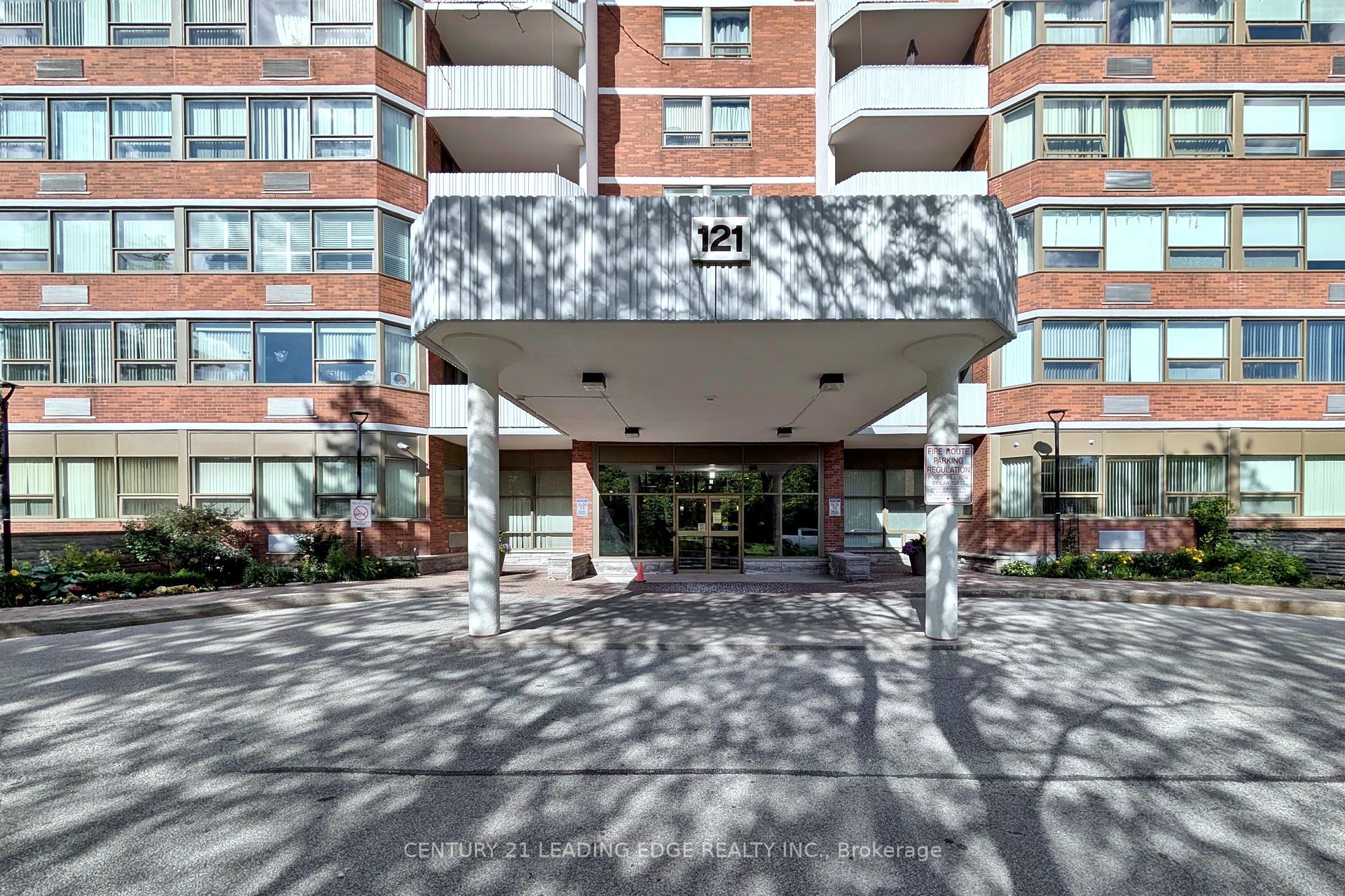 121 Ling Road 1910, Toronto, ON M1E 4Y2 photo 4
