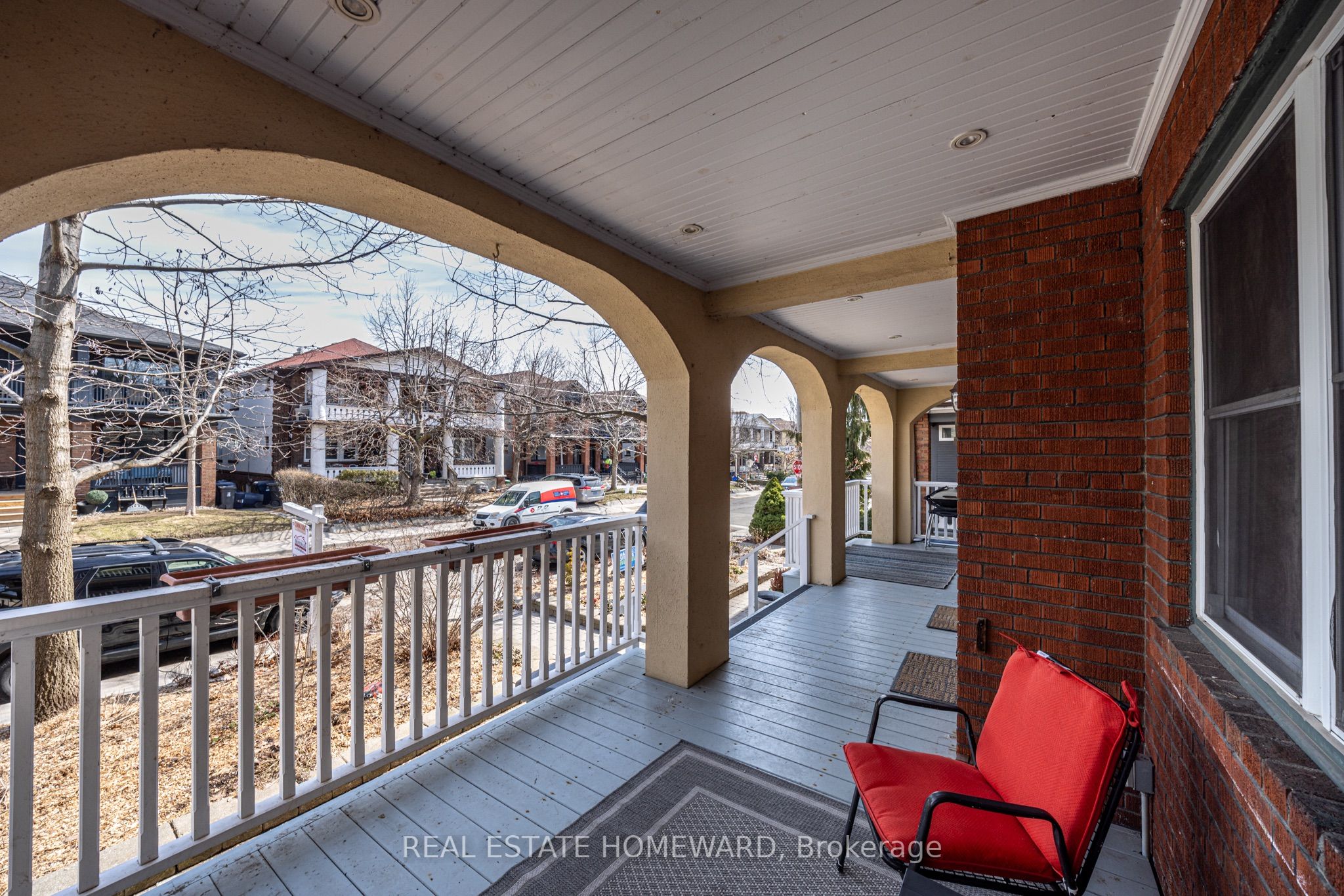 52 Wineva Avenue main, Toronto, ON M4E 2T2 photo 4