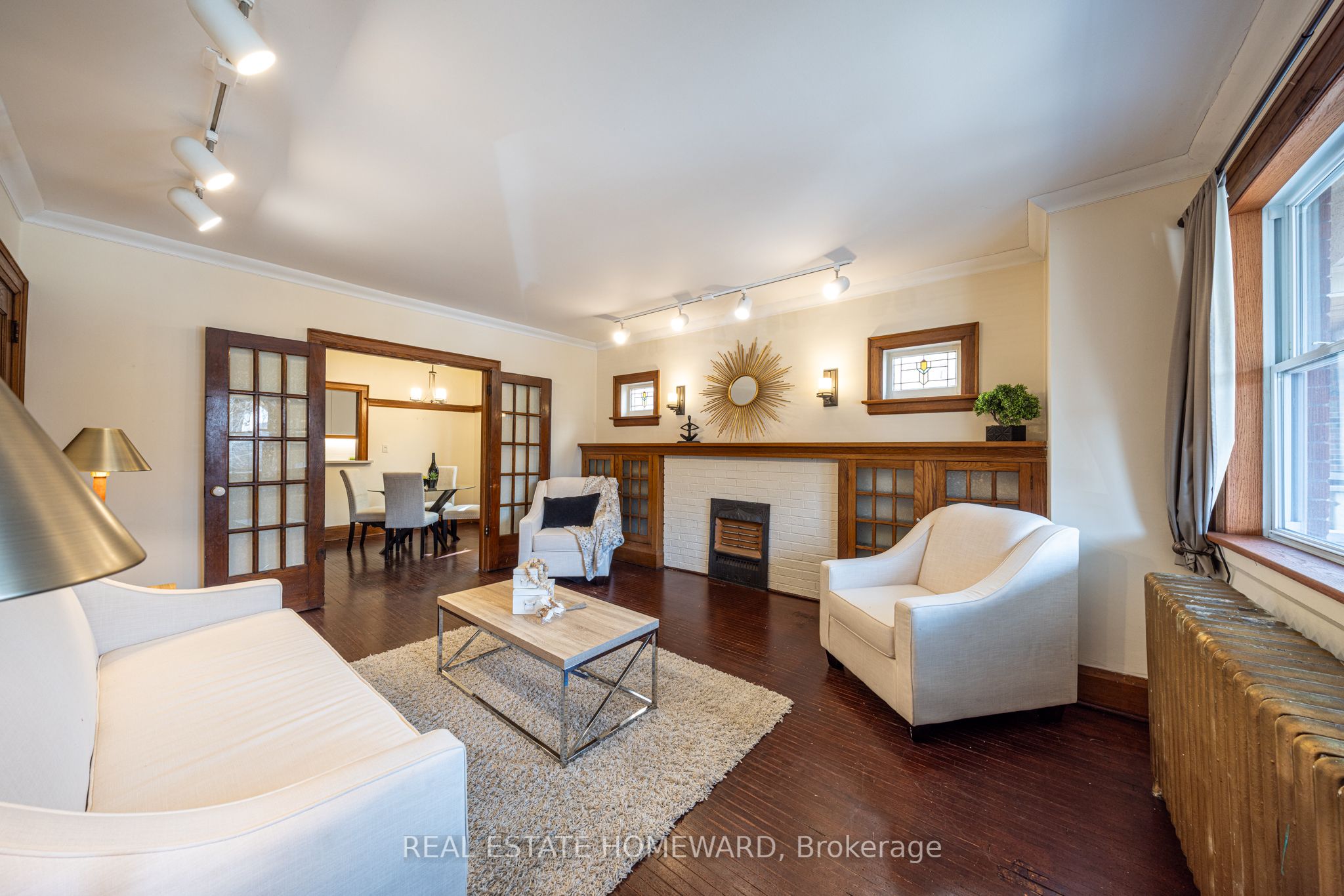 52 Wineva Avenue main, Toronto, ON M4E 2T2 photo 5