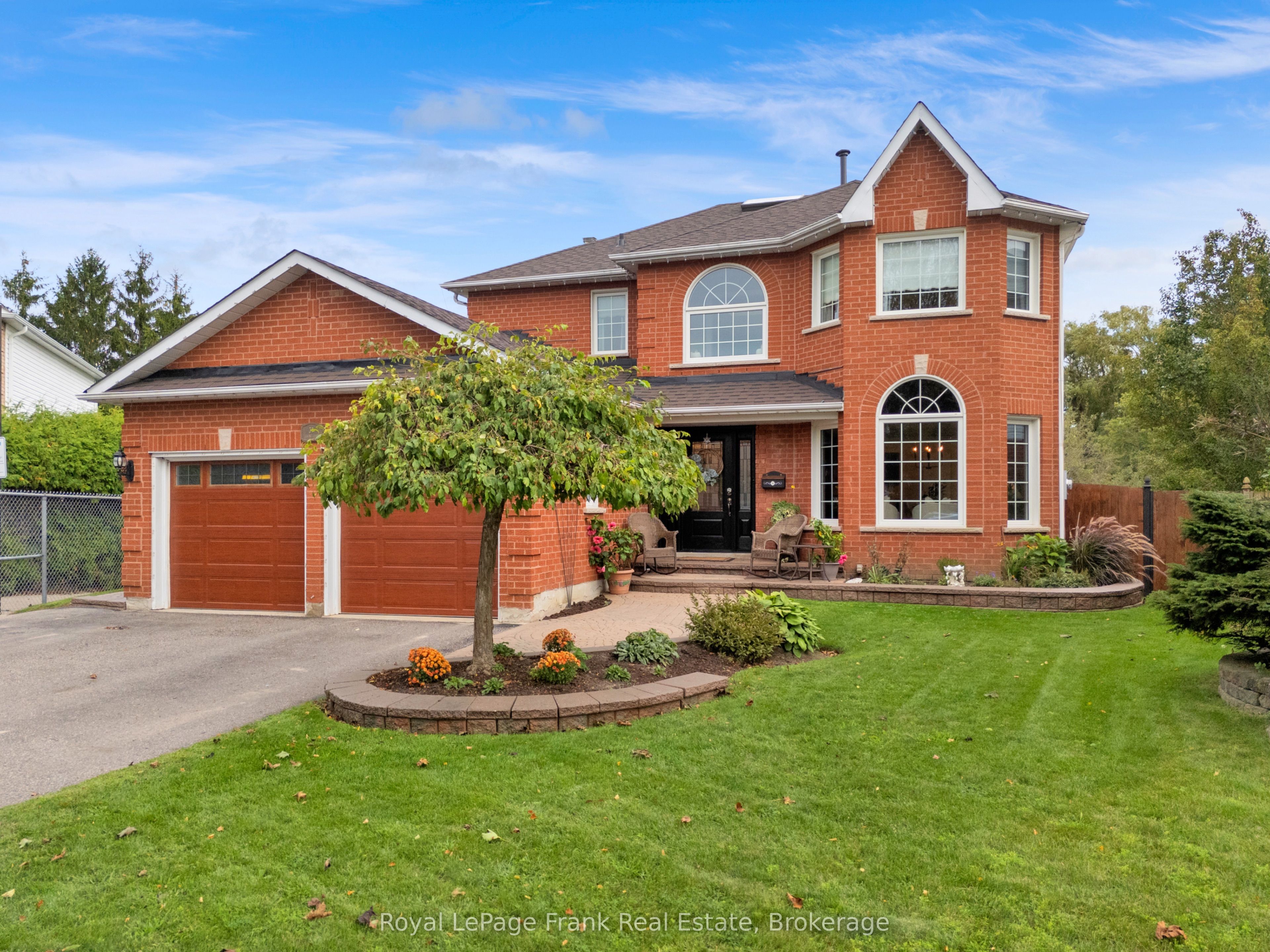 37 Living Court, Clarington, ON L1E 2V6