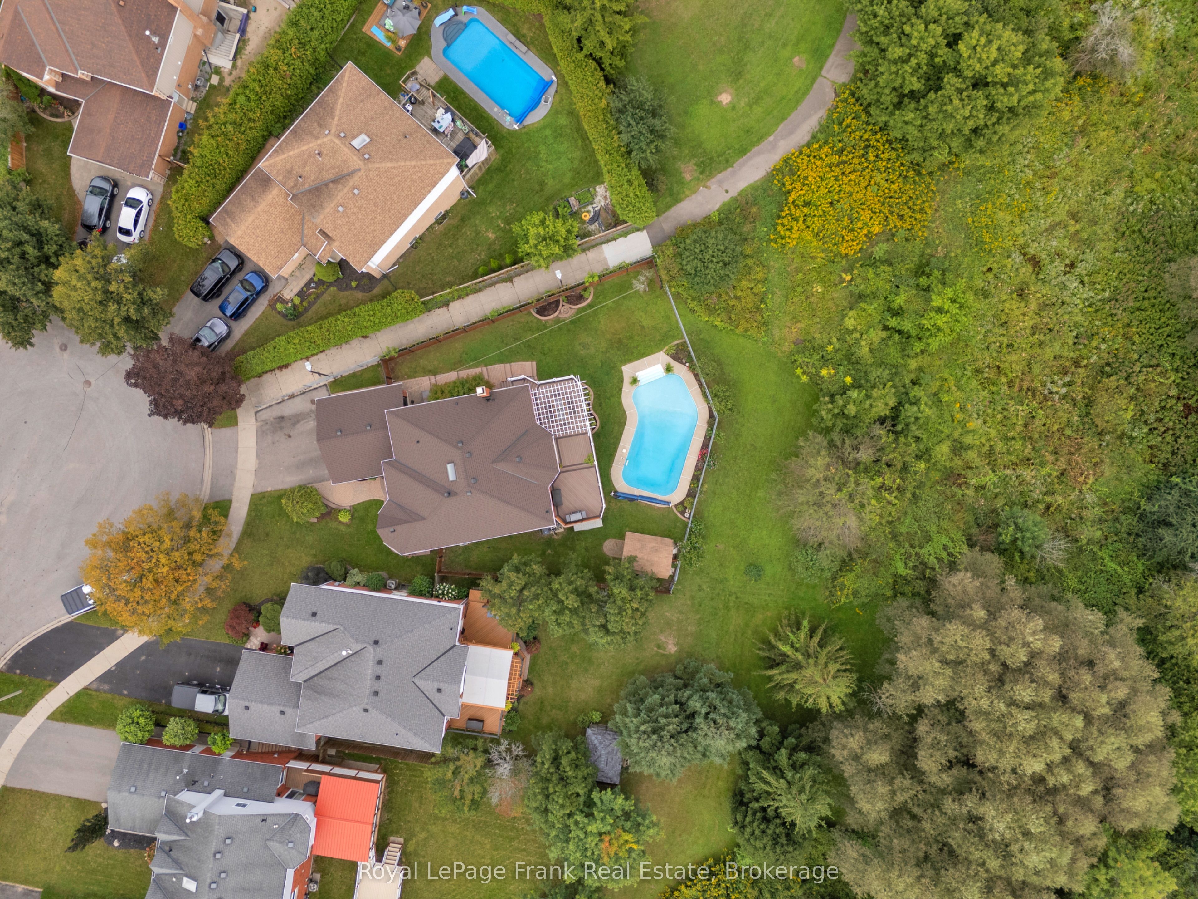 37 Living Court, Clarington, ON L1E 2V6 photo 2