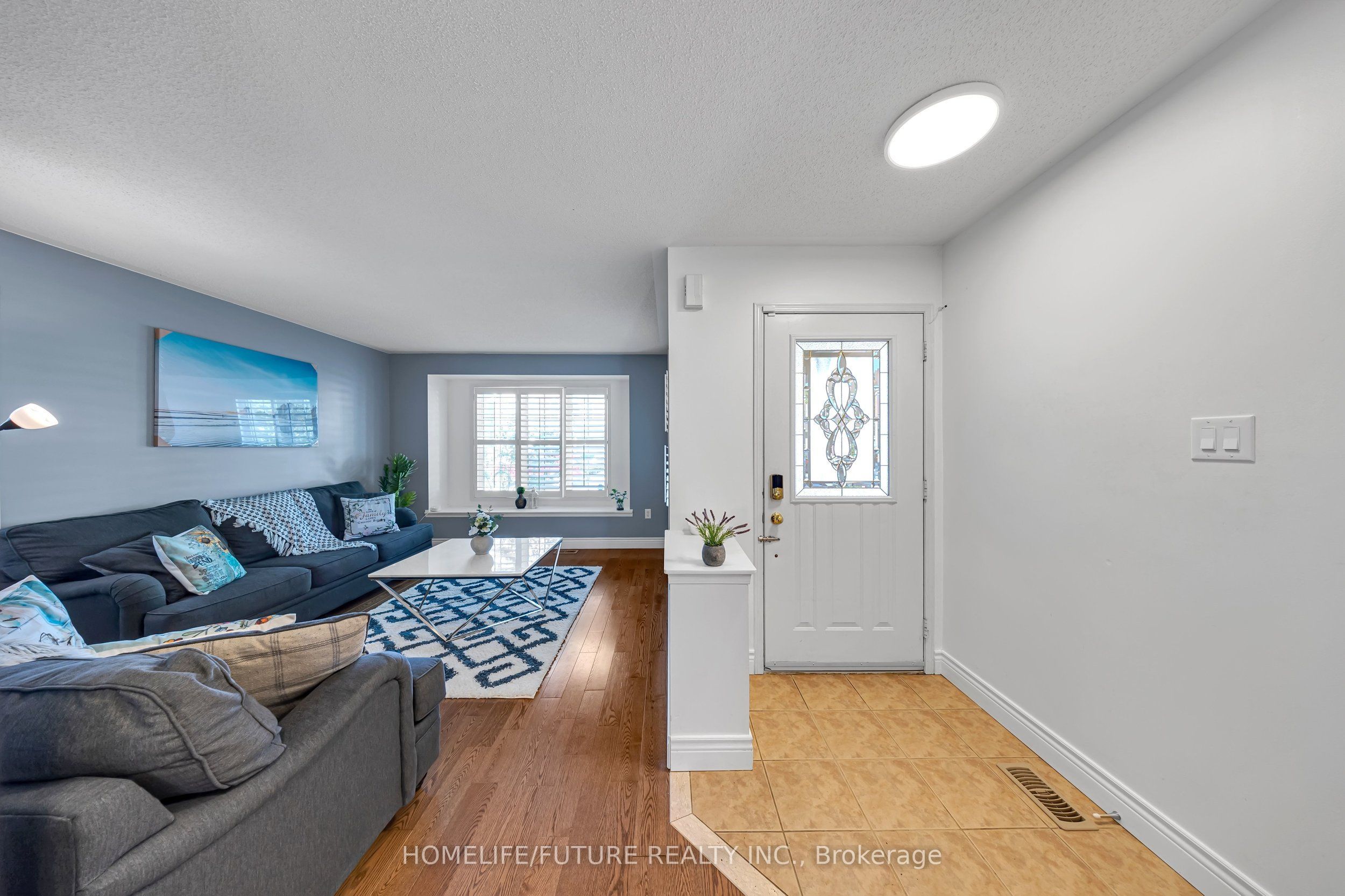 17 Grainger Crescent, Ajax, ON L1T 4Y7 photo 2
