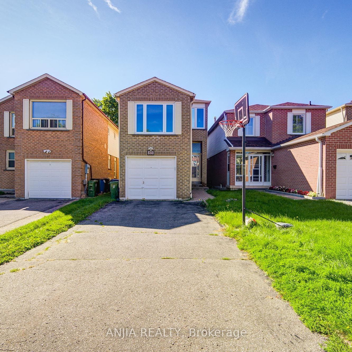 63 Enchanted Hills Crescent, Toronto, ON M1V 3N9 photo 3