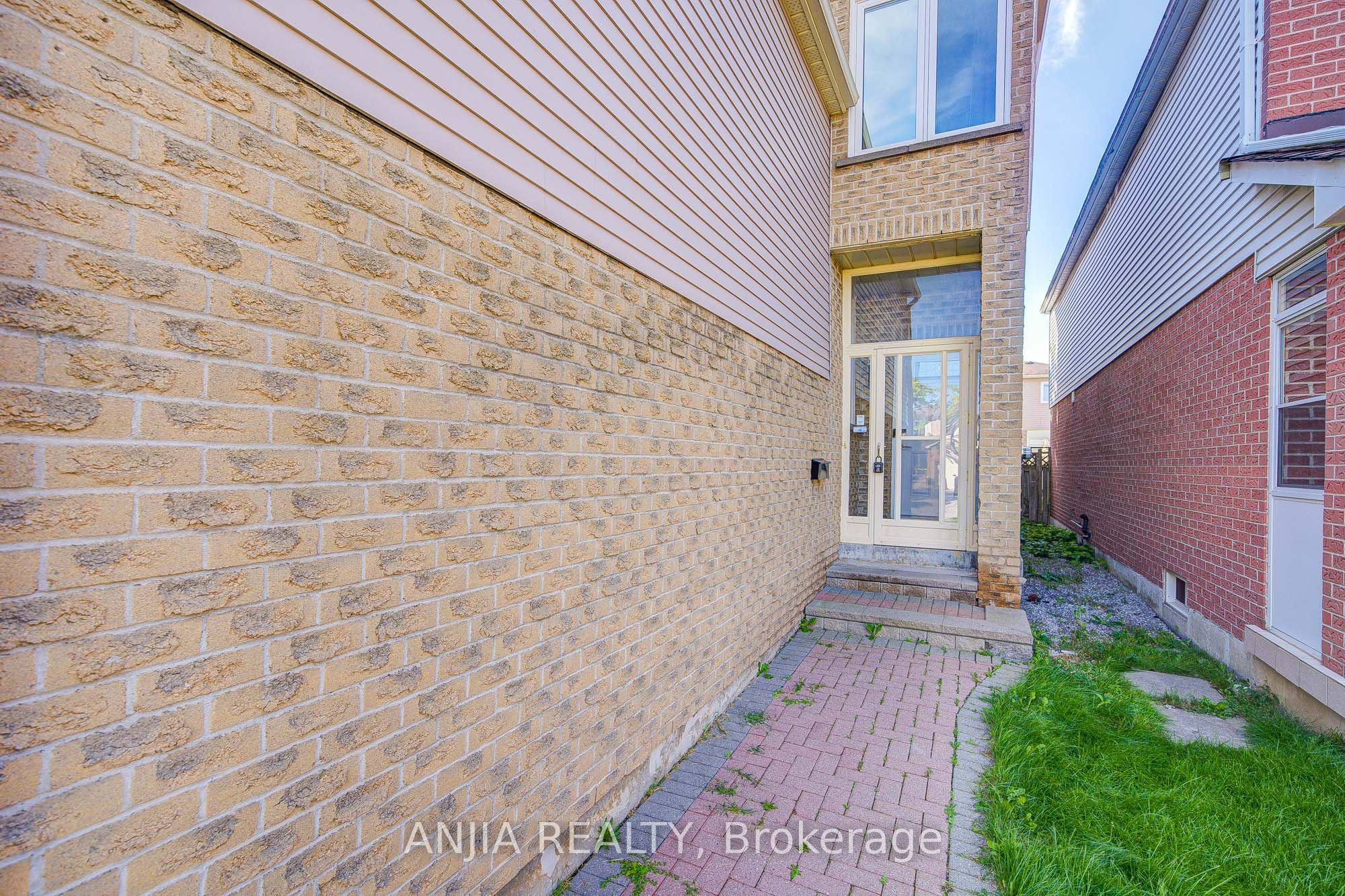 63 Enchanted Hills Crescent, Toronto, ON M1V 3N9 photo 4